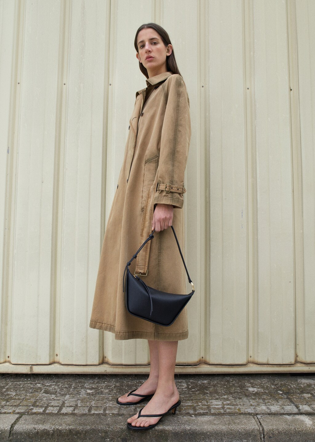 Worn-effect trench coat - Details of the article 7