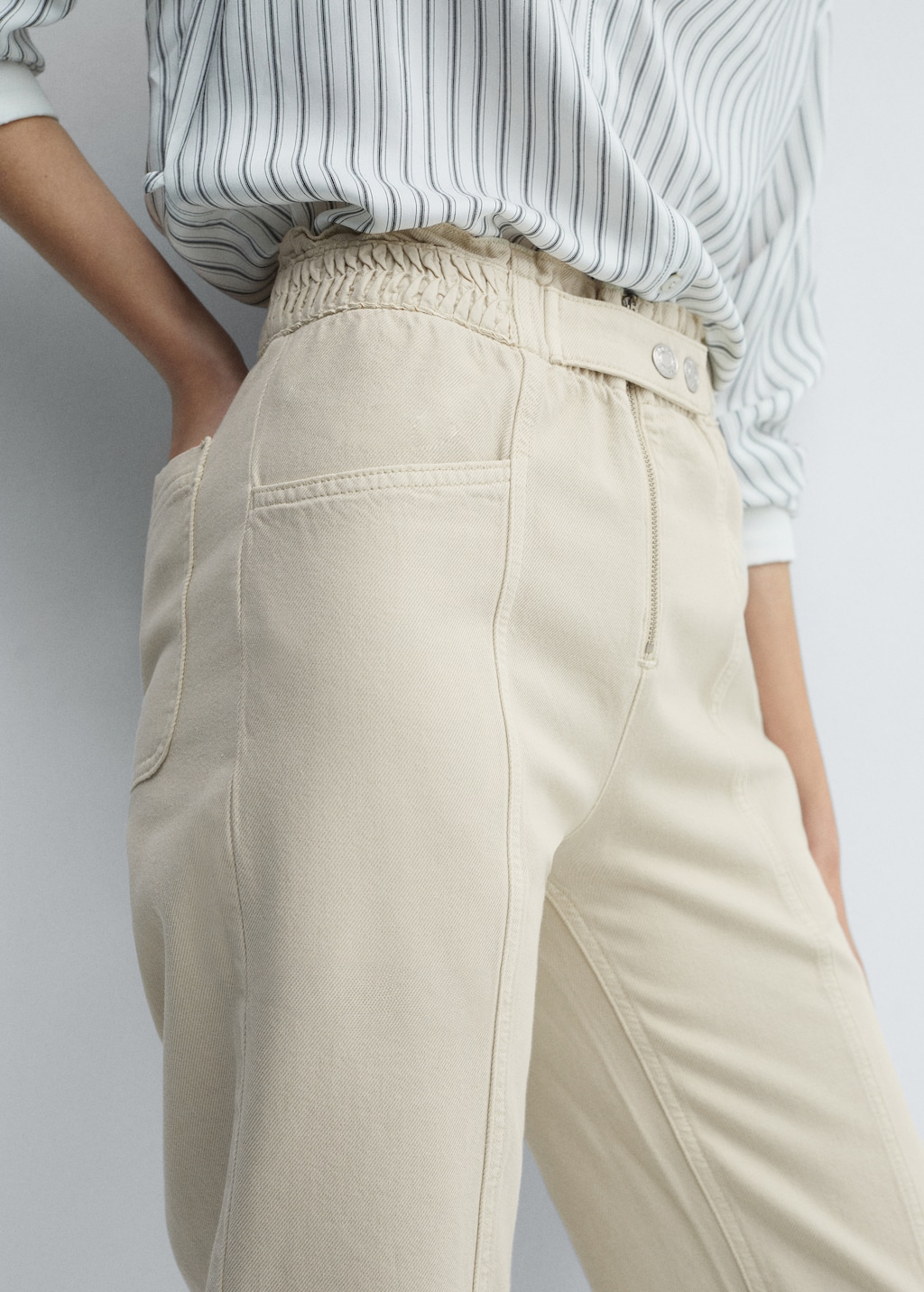 Slouchy jeans with elastic waist - Details of the article 6