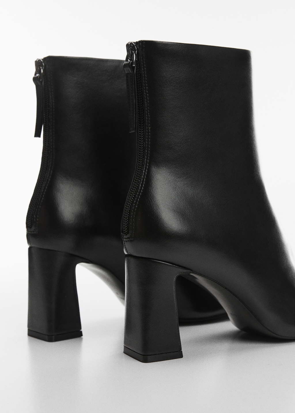 Zipper fastening bootie - Details of the article 1