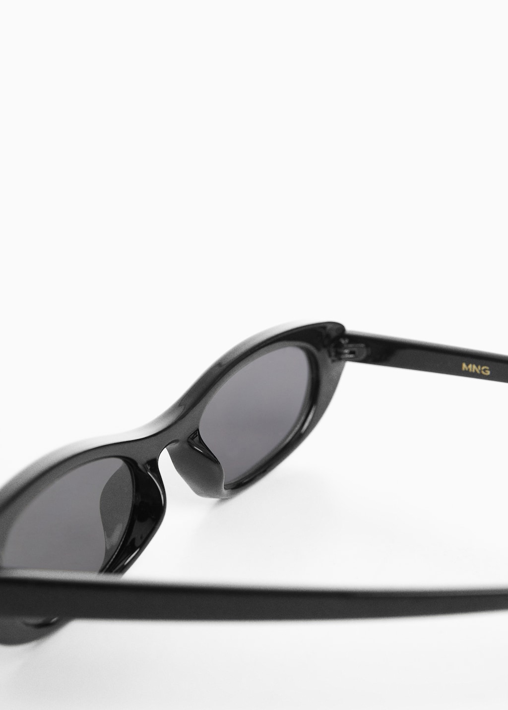 Oval sunglasses - Details of the article 1