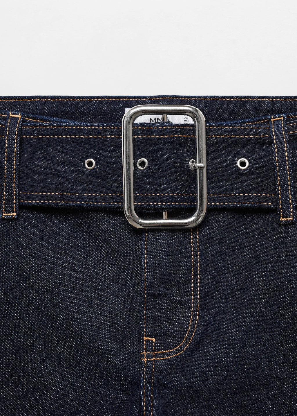 Flared jeans with belt - Details of the article 8