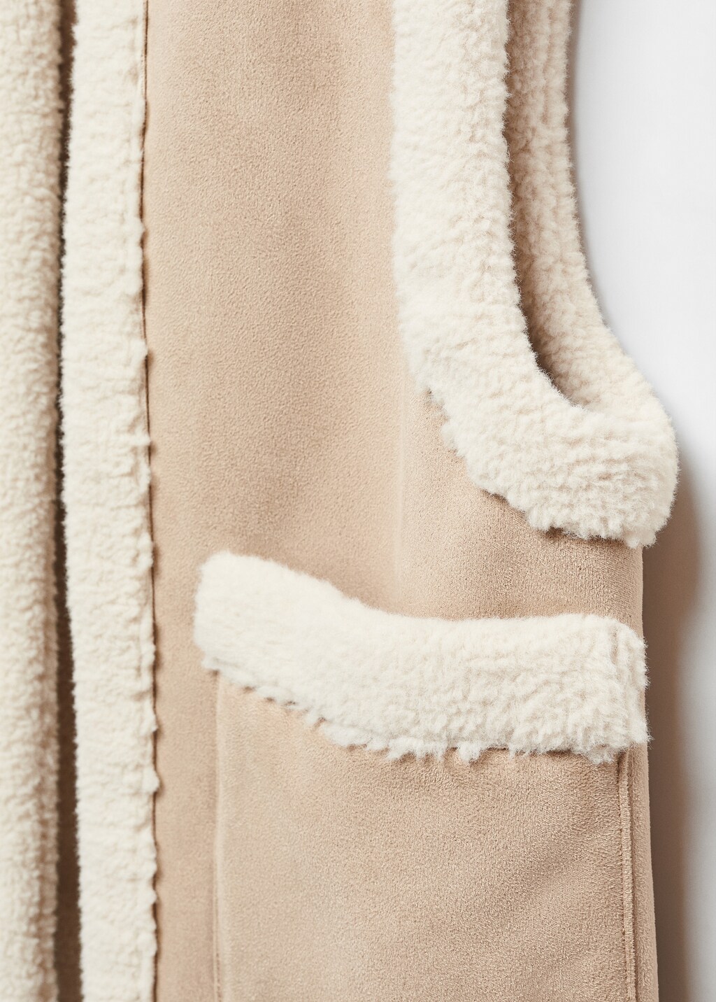 Shearling-effect gilet - Details of the article 8