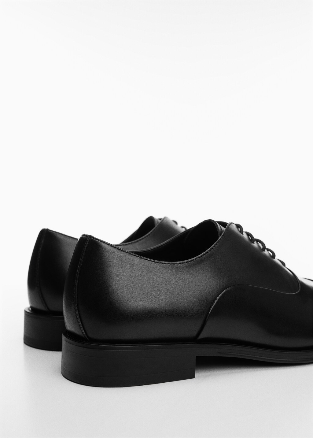 Elongated leather suit shoes - Details of the article 2