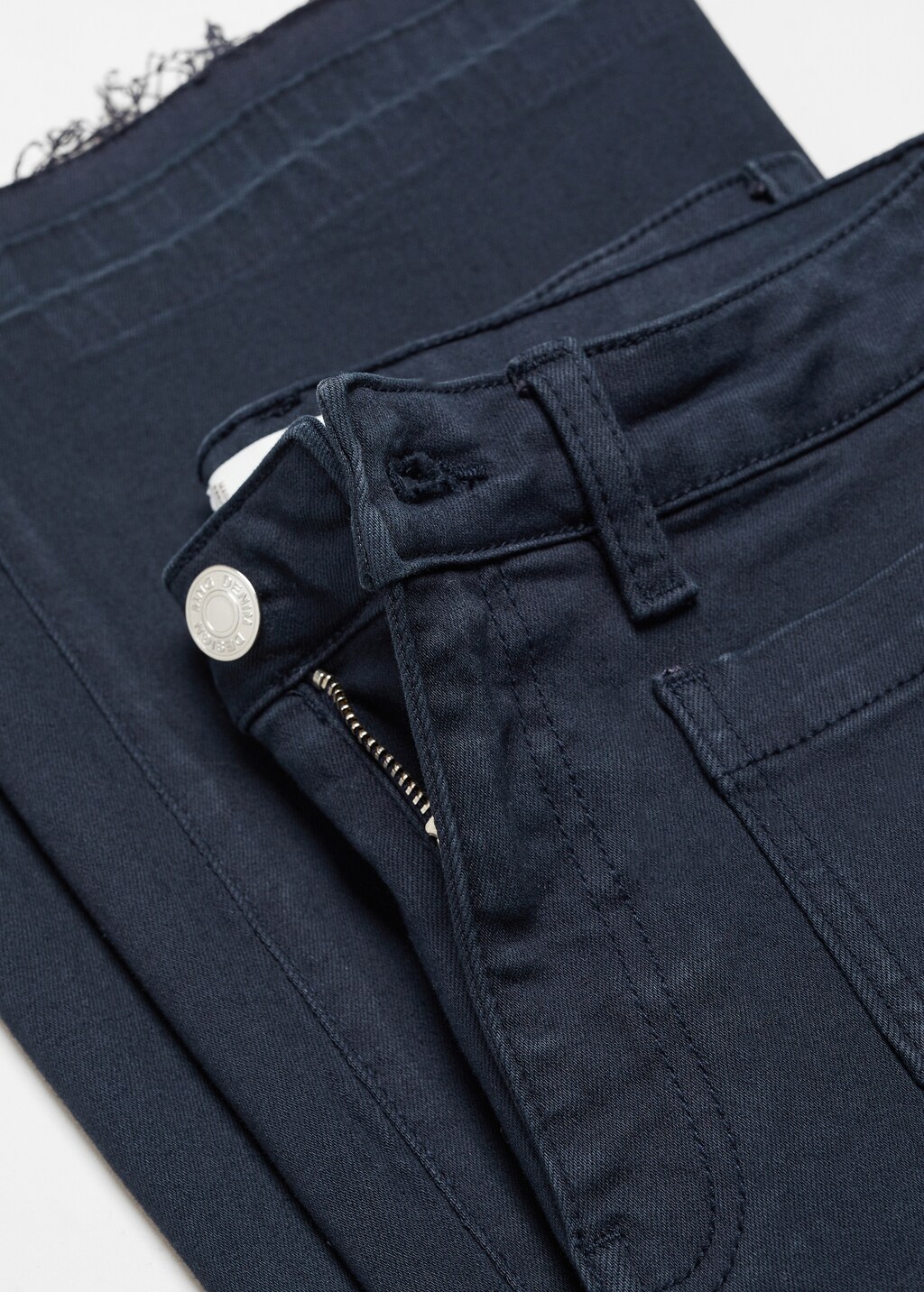 Flared jeans with pocket - Details of the article 8