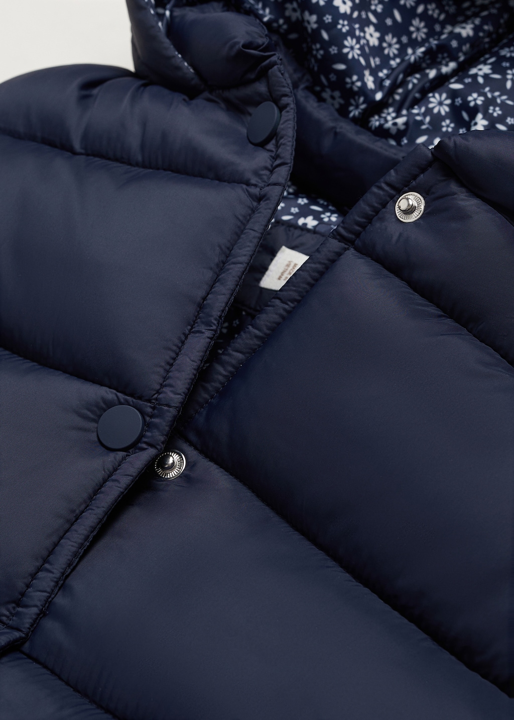 Quilted gilet - Details of the article 8