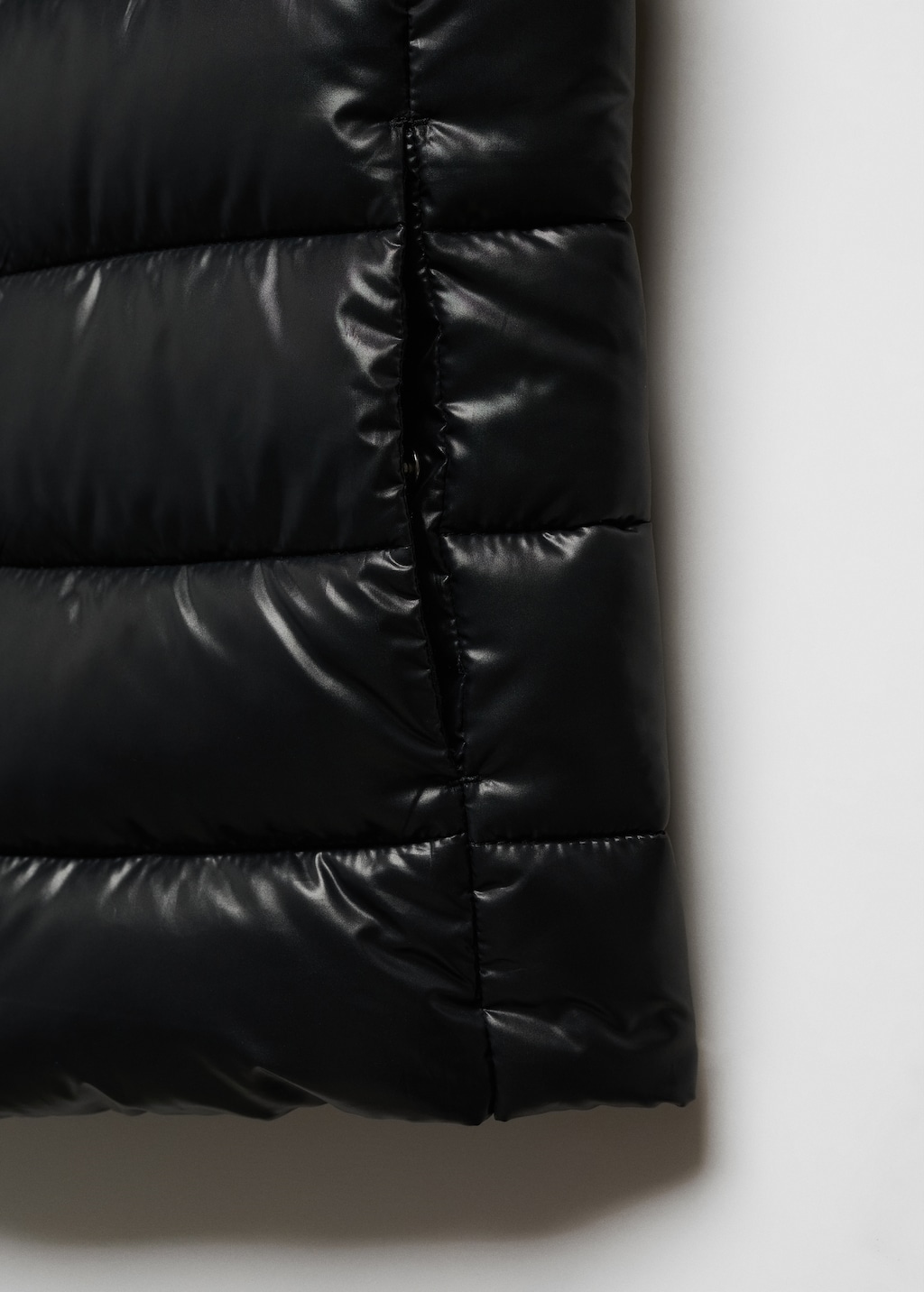 Ultra-light quilted gilet - Details of the article 8