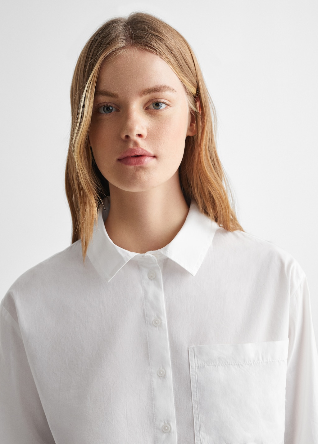 Buttoned crop shirt - Details of the article 1