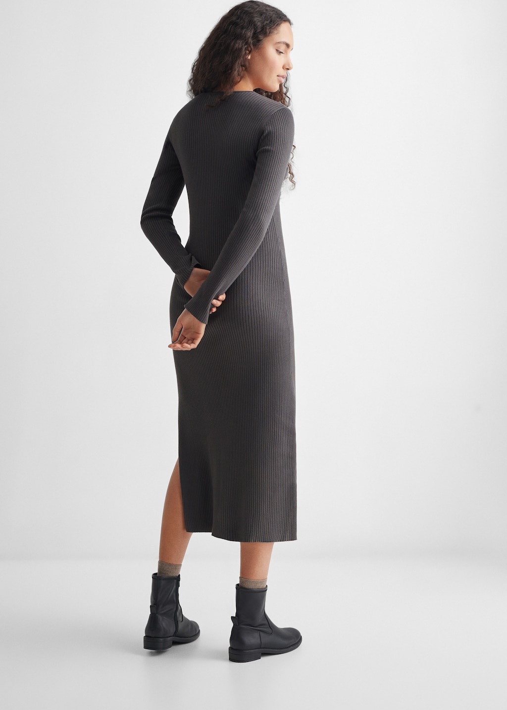 Ribbed midi dress - Reverse of the article