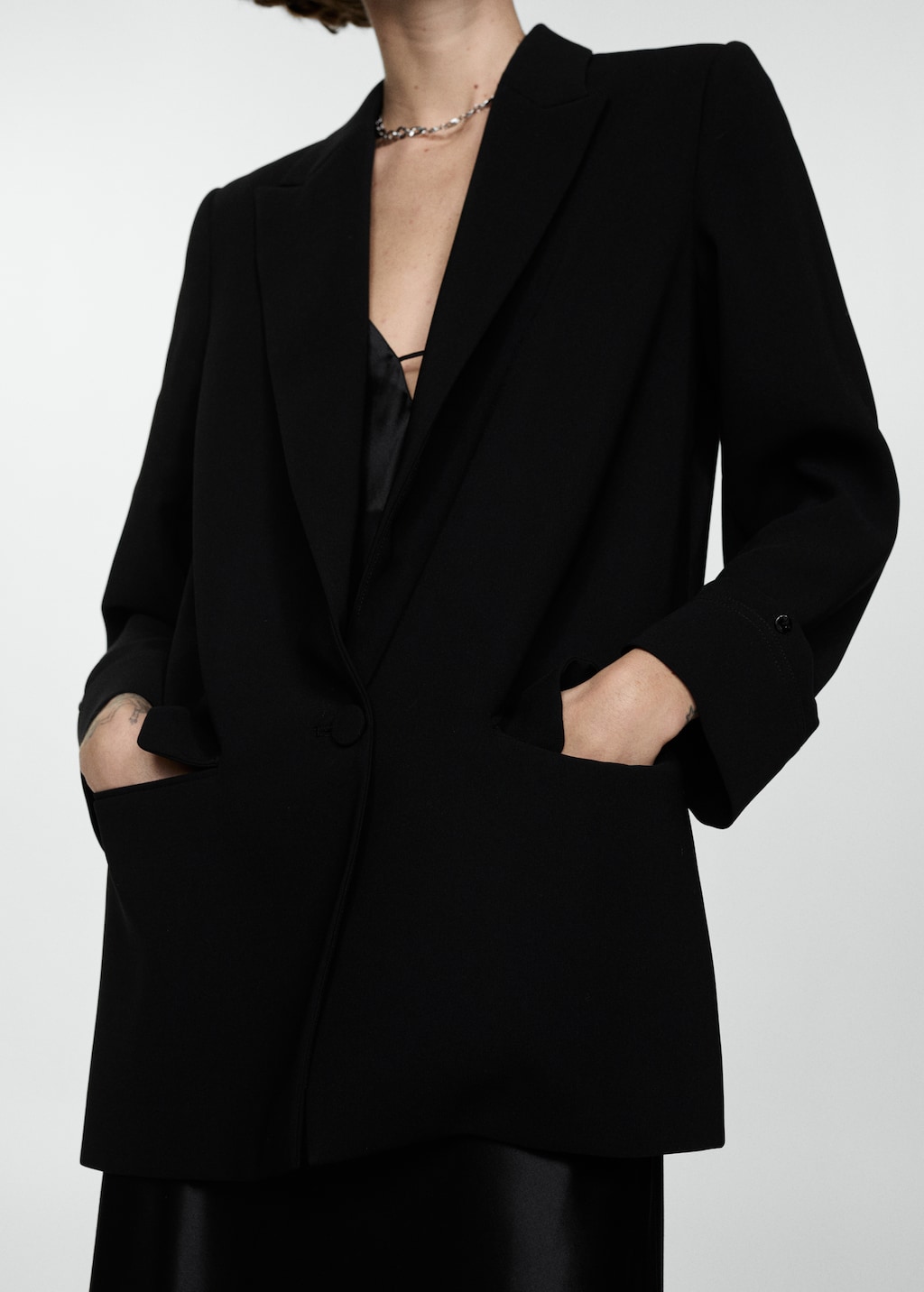 Tailored jacket with turn-down sleeves - Details of the article 6