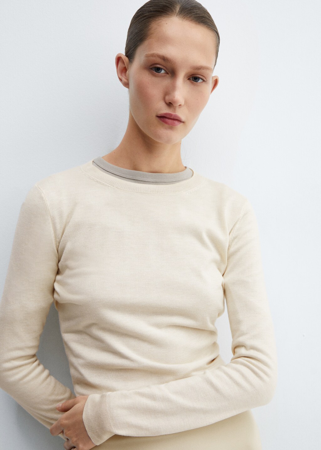 Round-neck knitted sweater - Details of the article 1