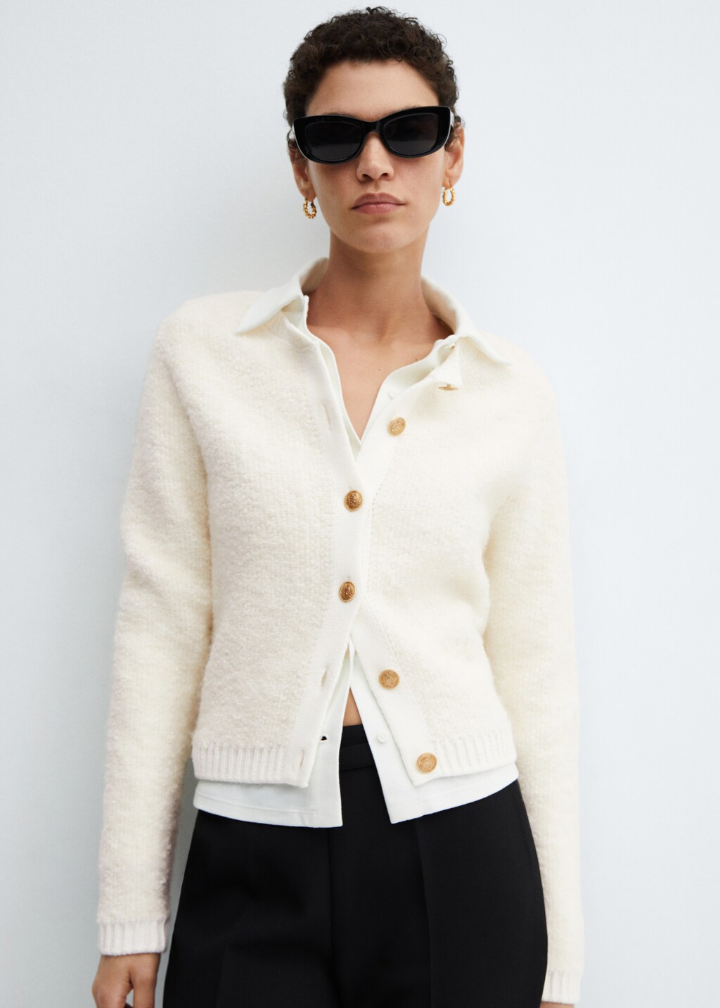 Knitted buttoned jacket - Medium plane