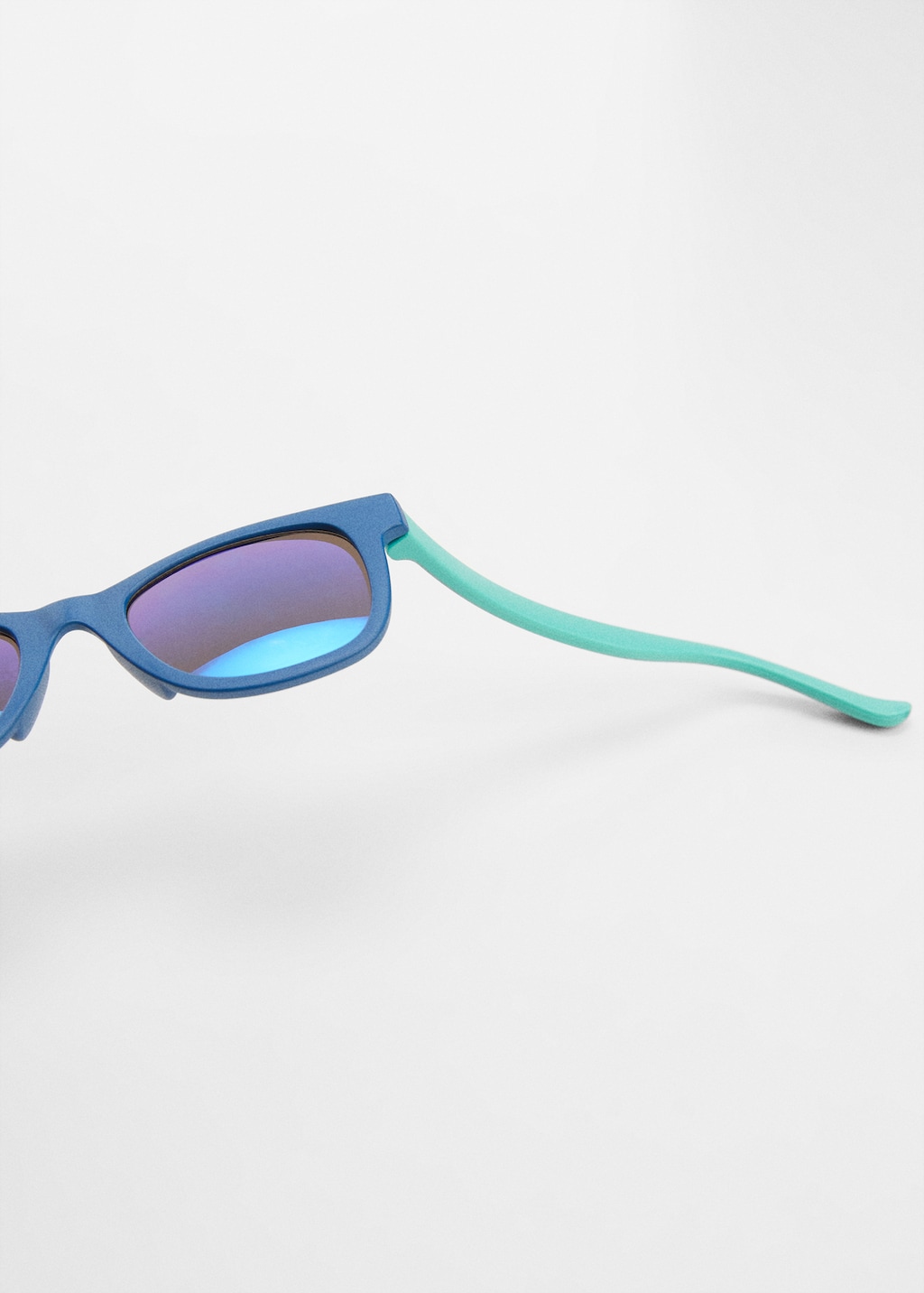 Resin frame sunglasses - Details of the article 2