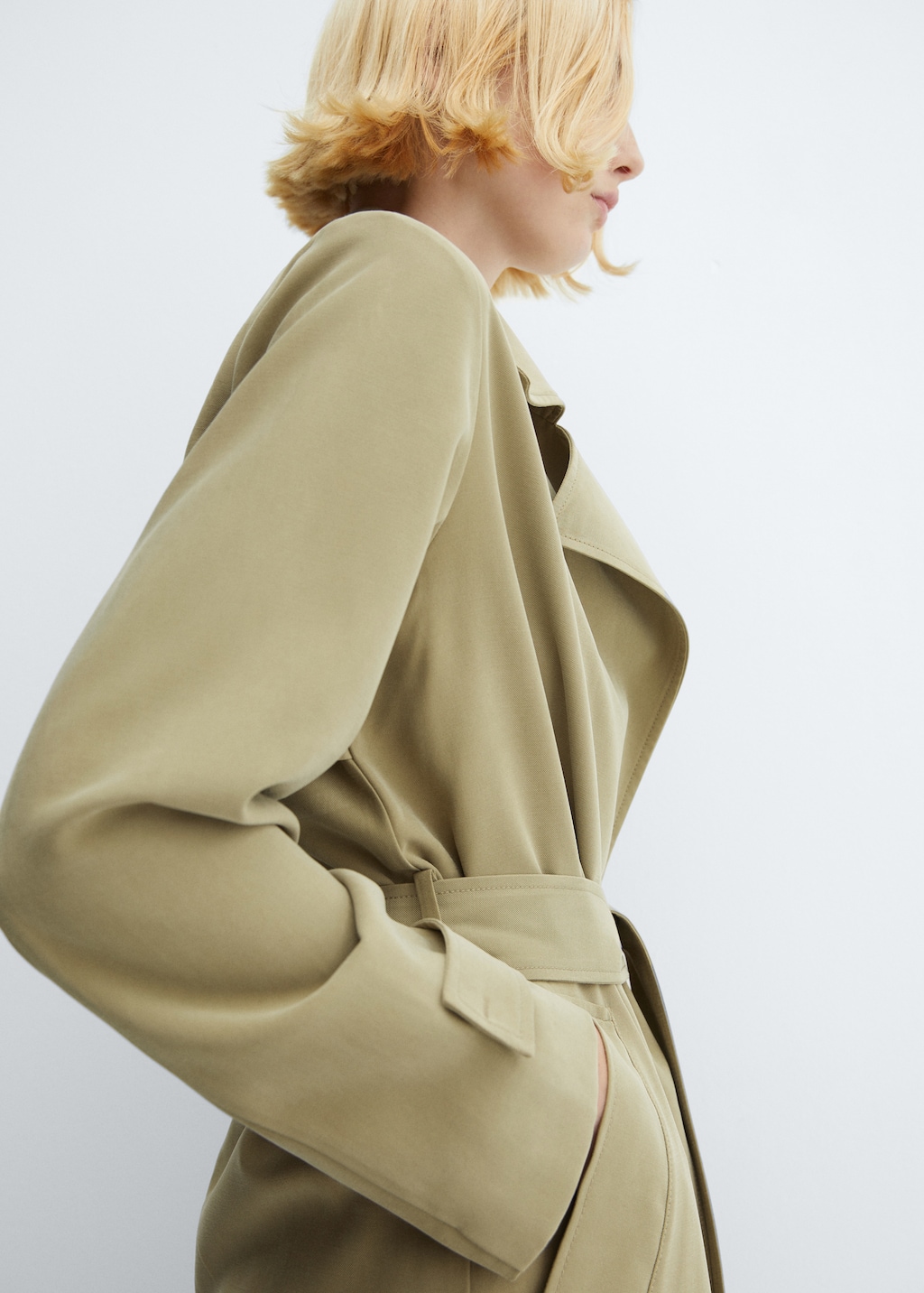 Flowy lapel trench - Details of the article 2