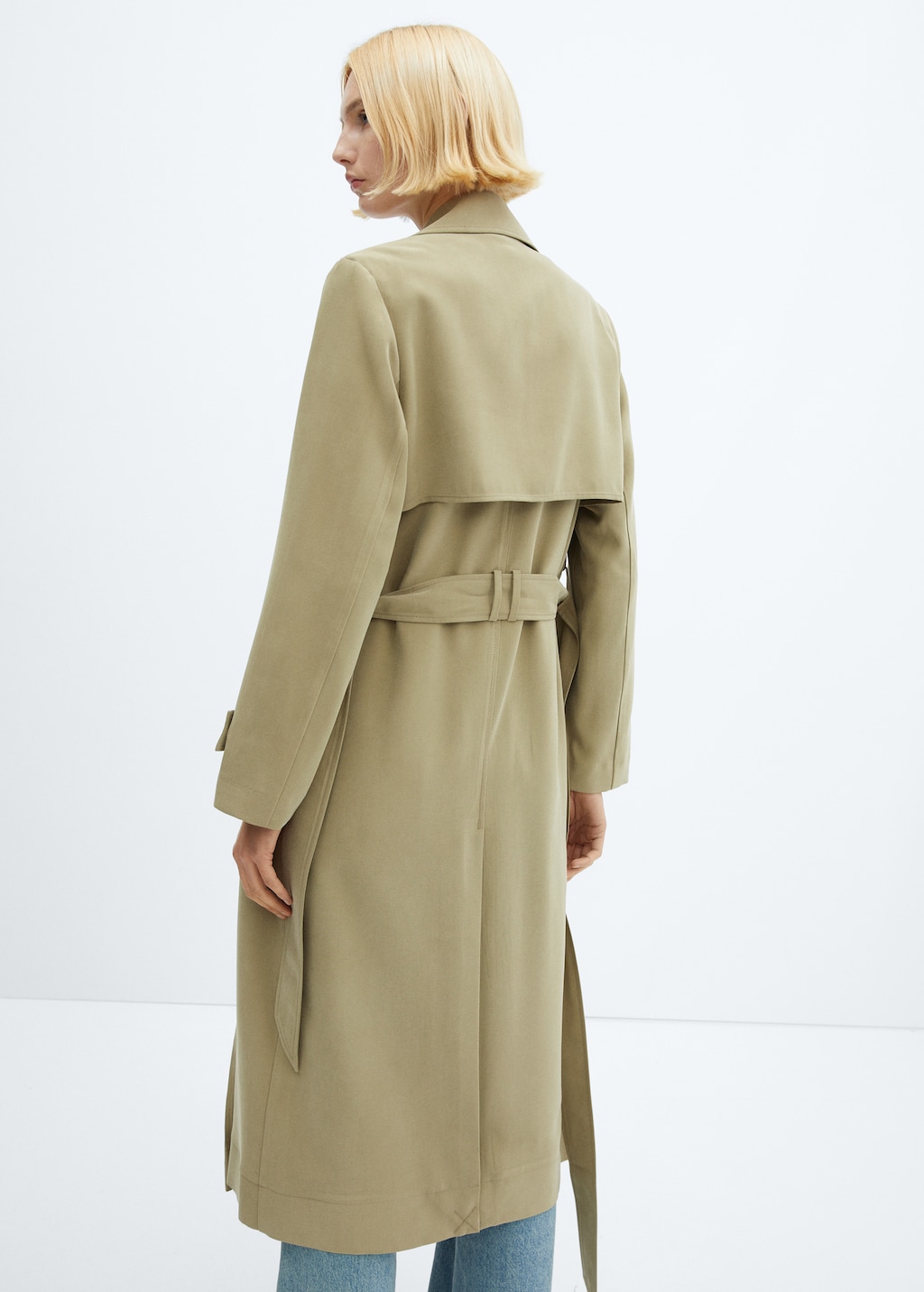 Flowy lapel trench - Reverse of the article