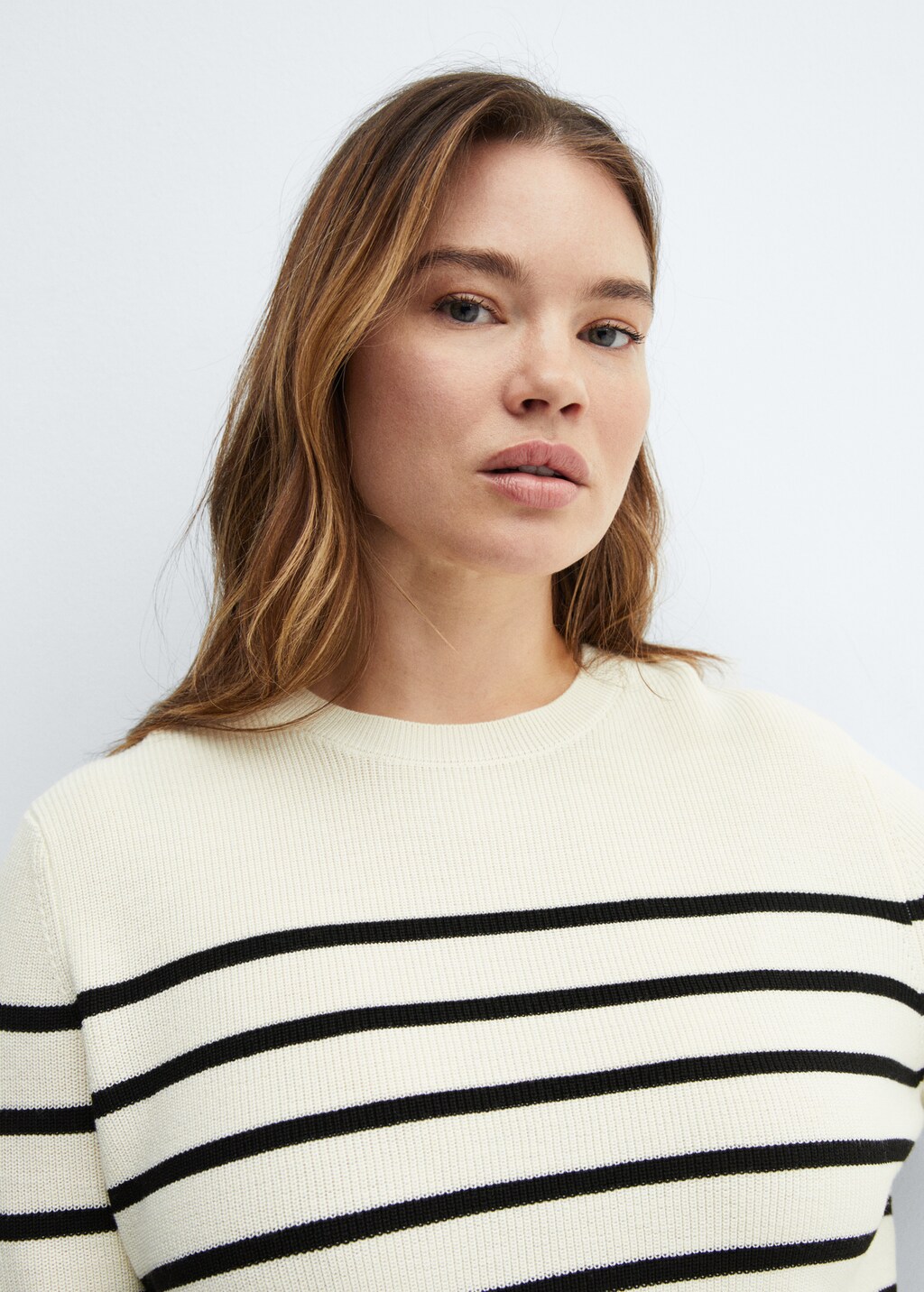 Round-neck knitted sweater - Details of the article 4