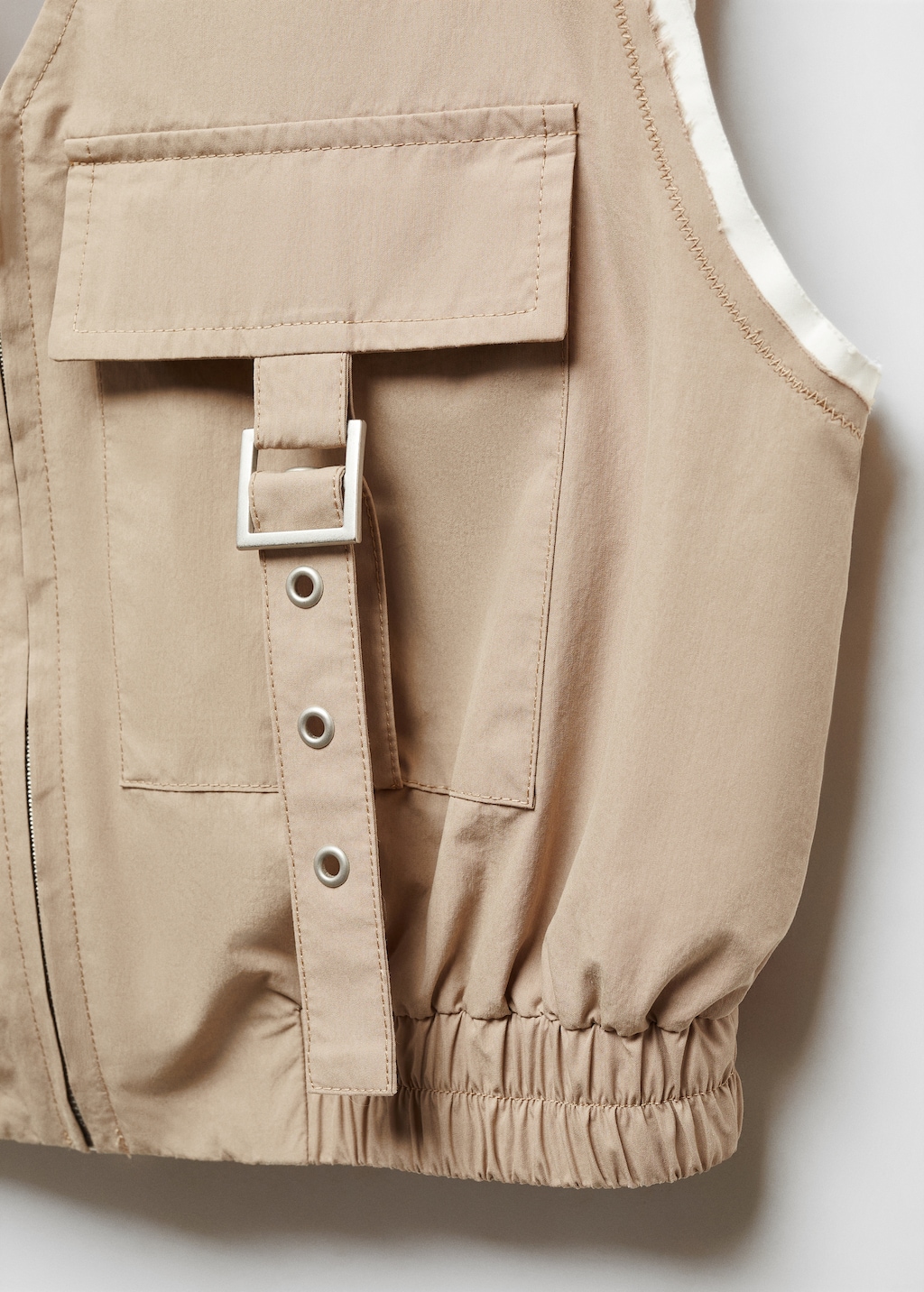 Gilet with cargo pockets - Details of the article 8