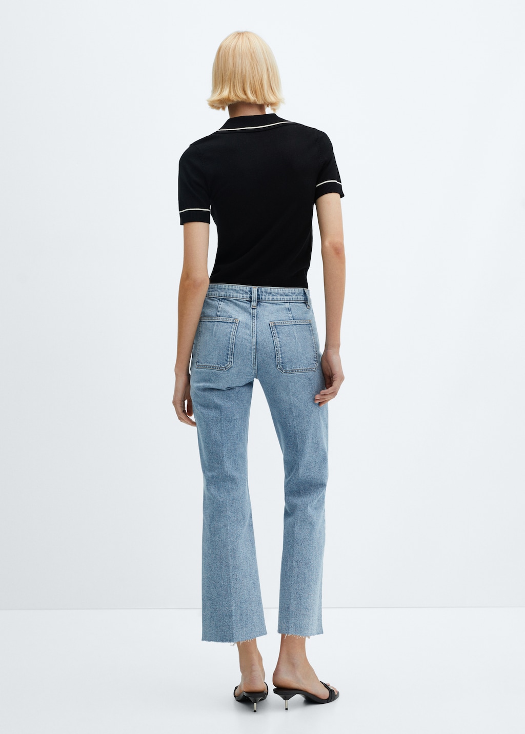 Flared cropped jeans with pockets - Reverse of the article