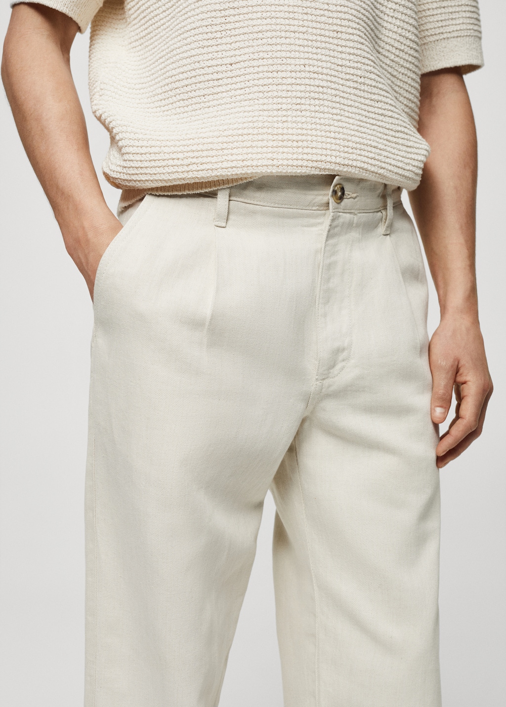 Relaxed-fit linen blend pleated jeans - Details of the article 1