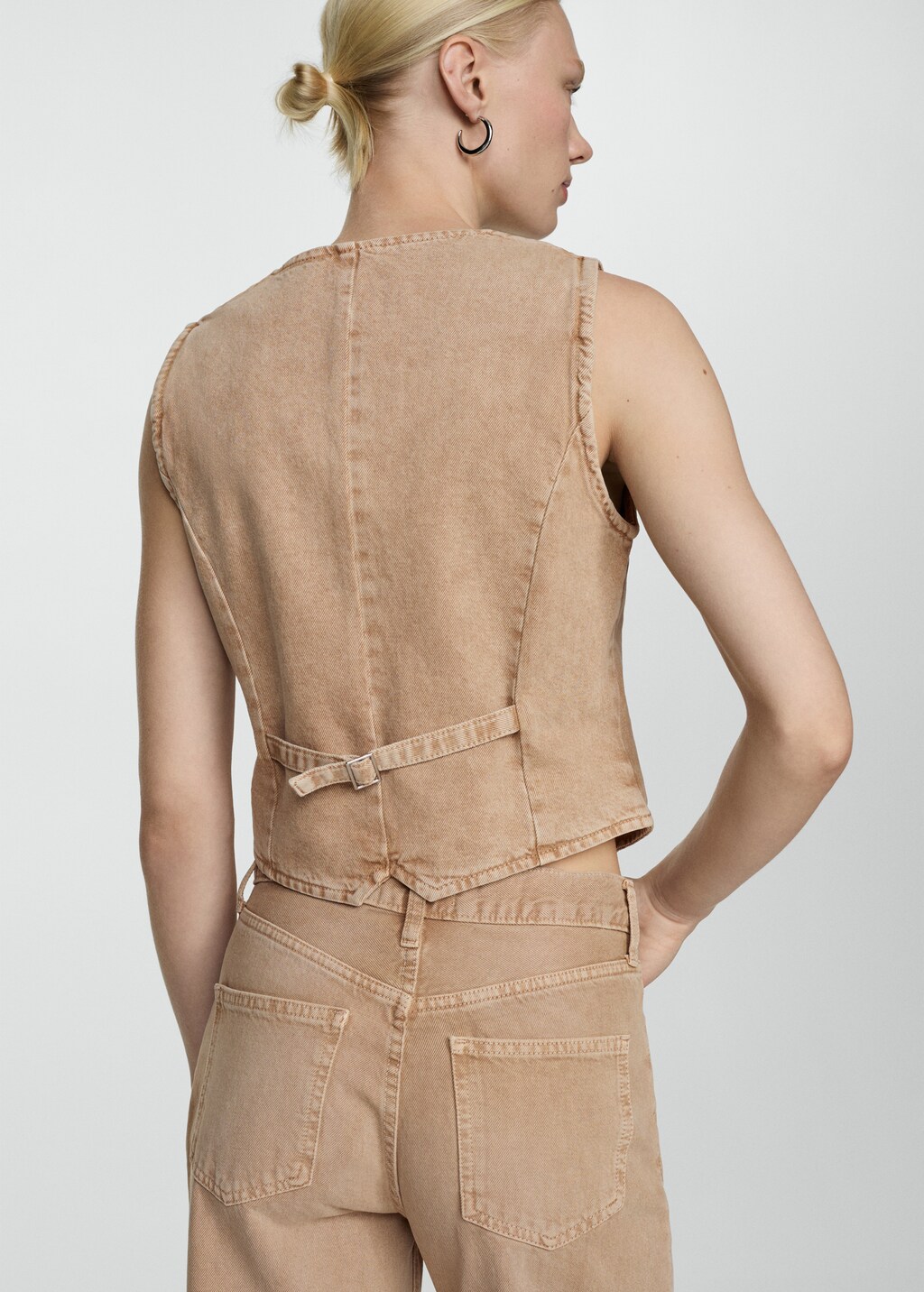 Denim gilet with seams - Reverse of the article