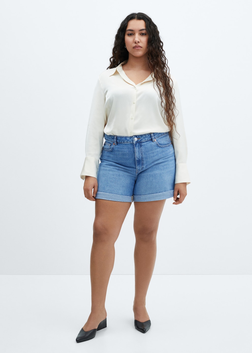 Mom-fit denim shorts - Details of the article 3