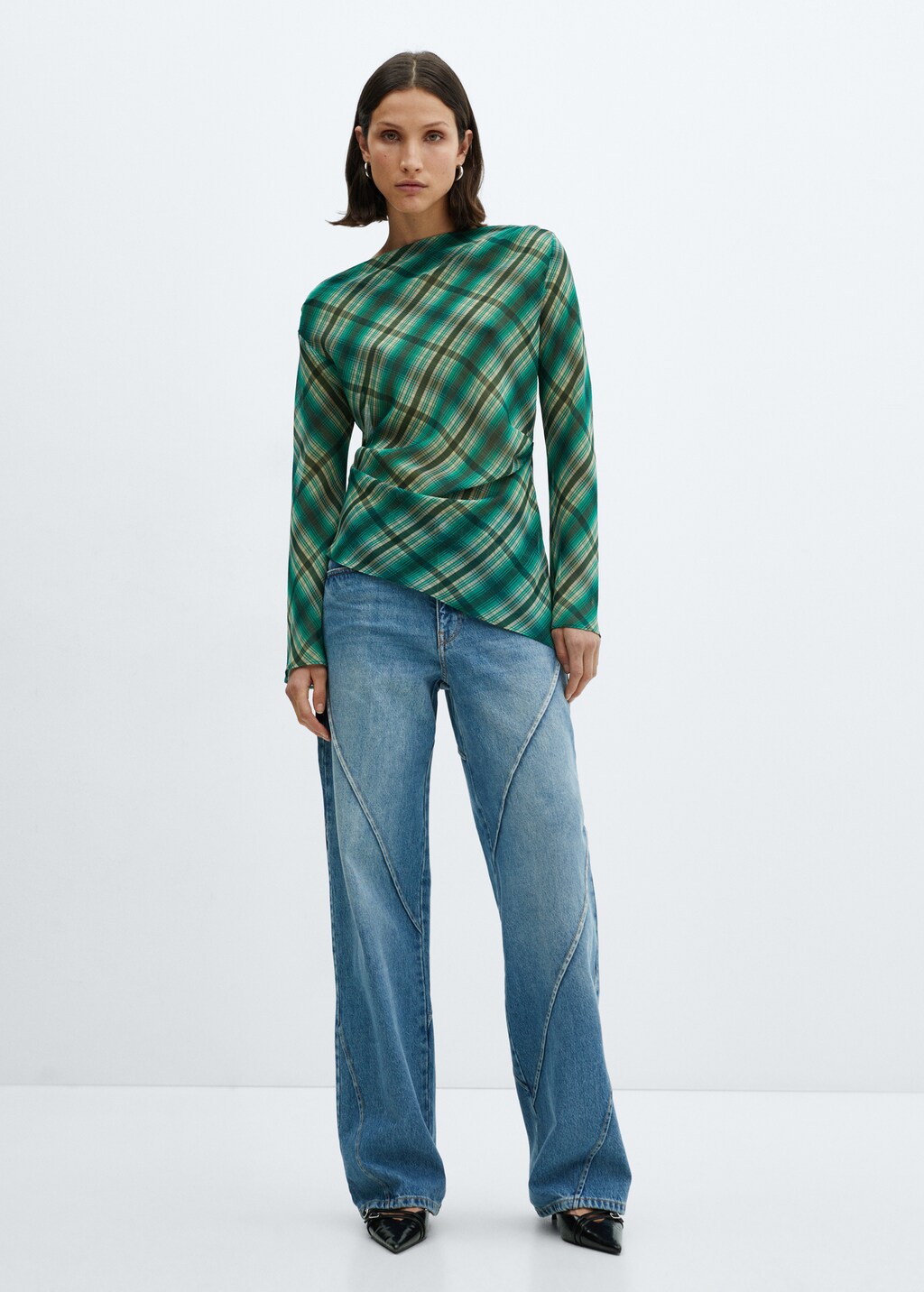 Asymmetric checked blouse - General plane