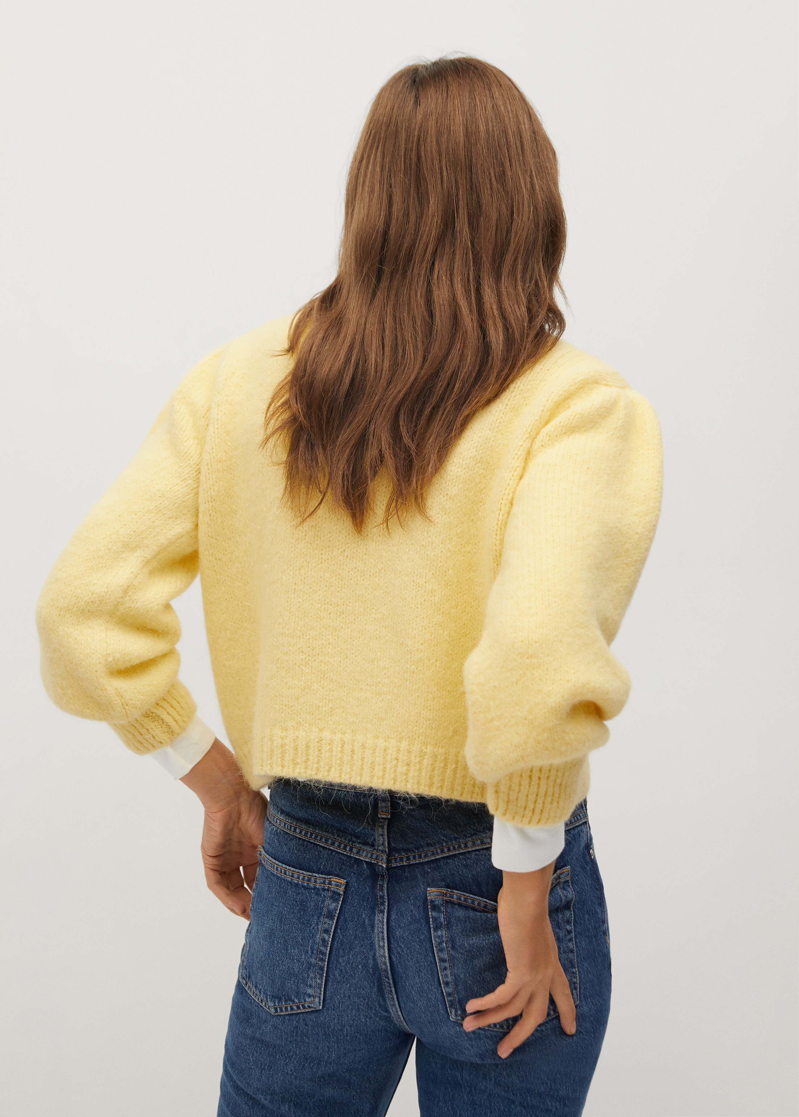 Sweater with puffed sleeves  - Reverse of the article