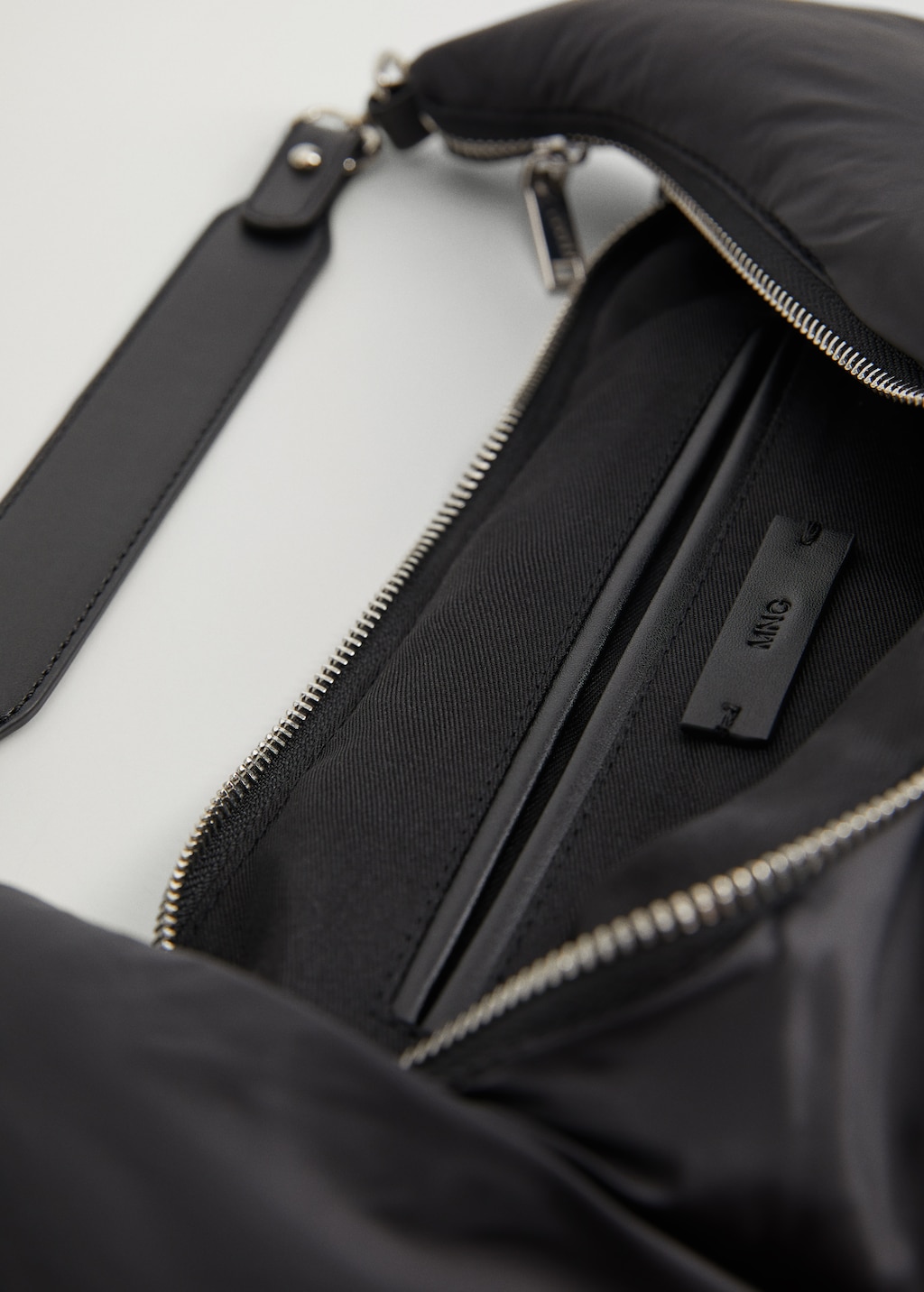 Nylon baguette bag - Details of the article 2