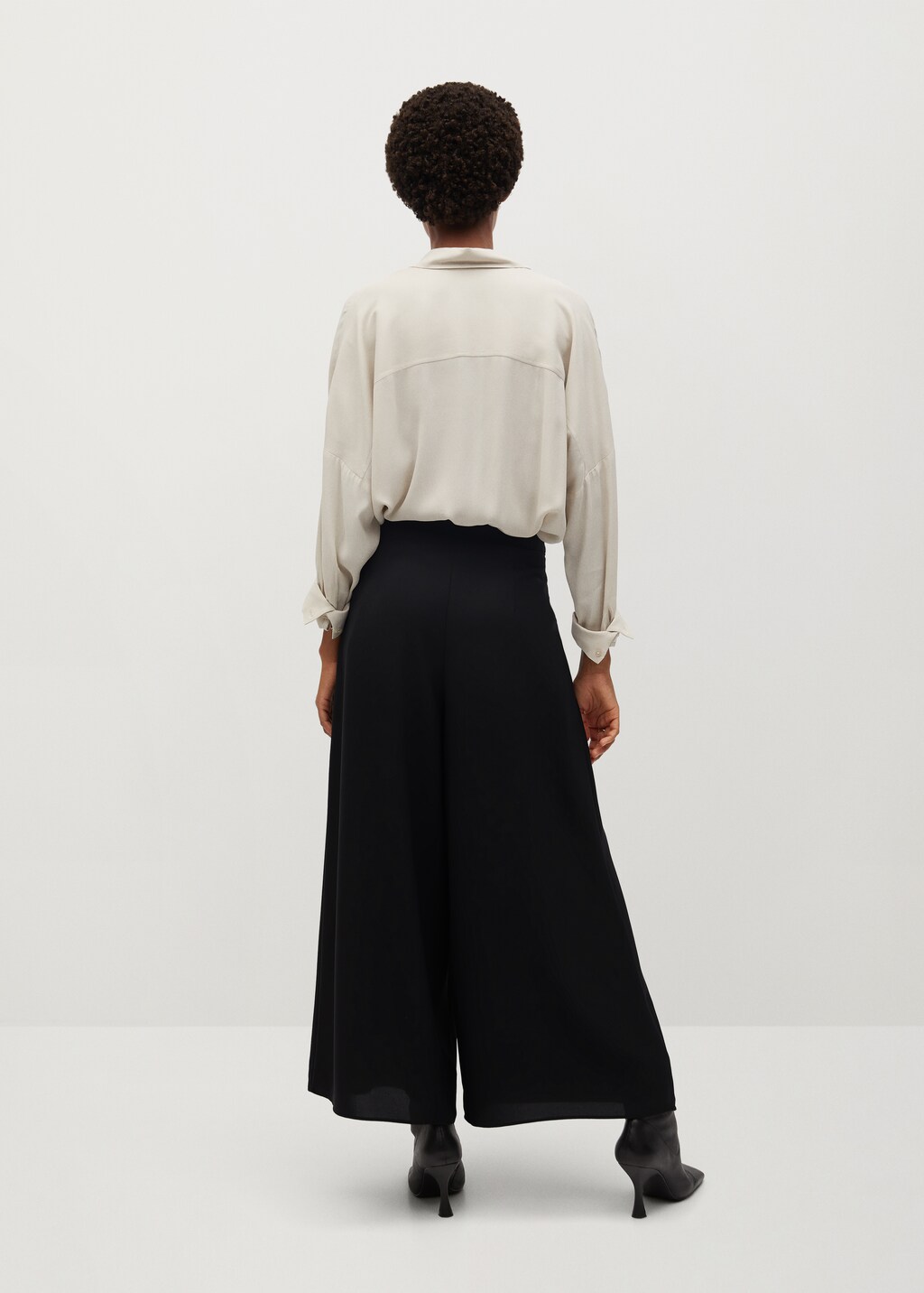 Pleated culotte trousers - Reverse of the article