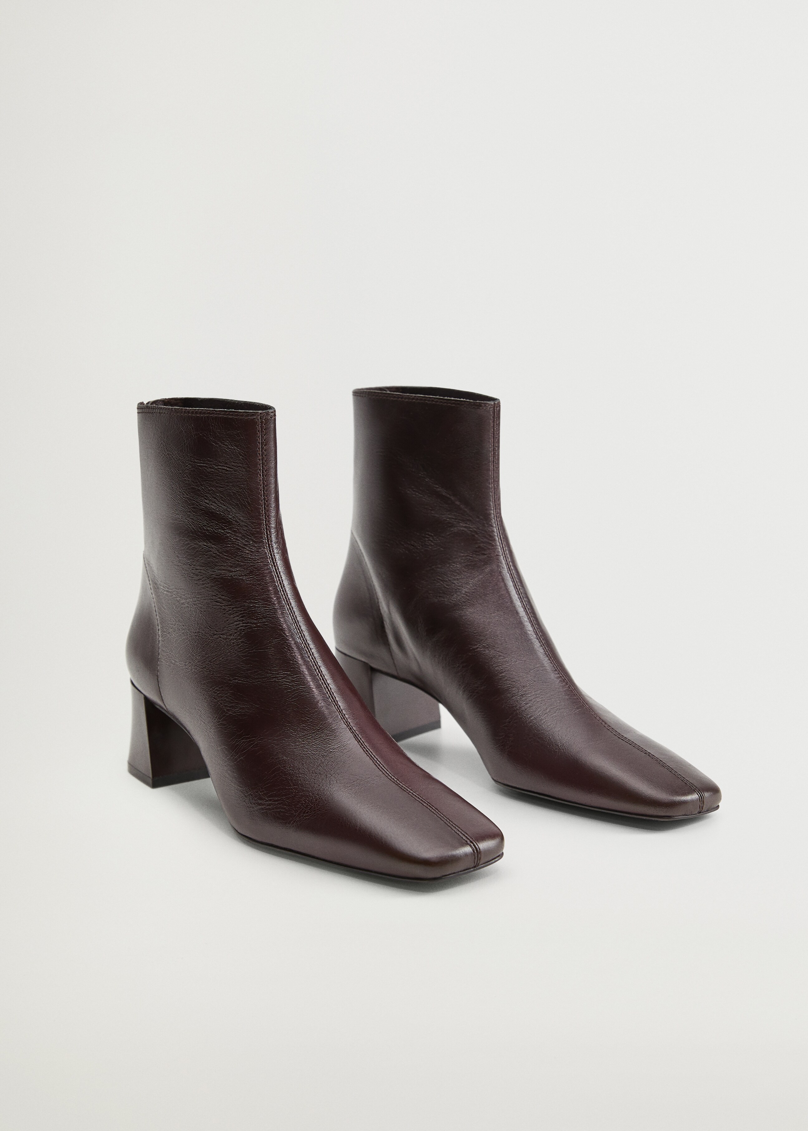 Squared toe leather ankle boots - Medium plane
