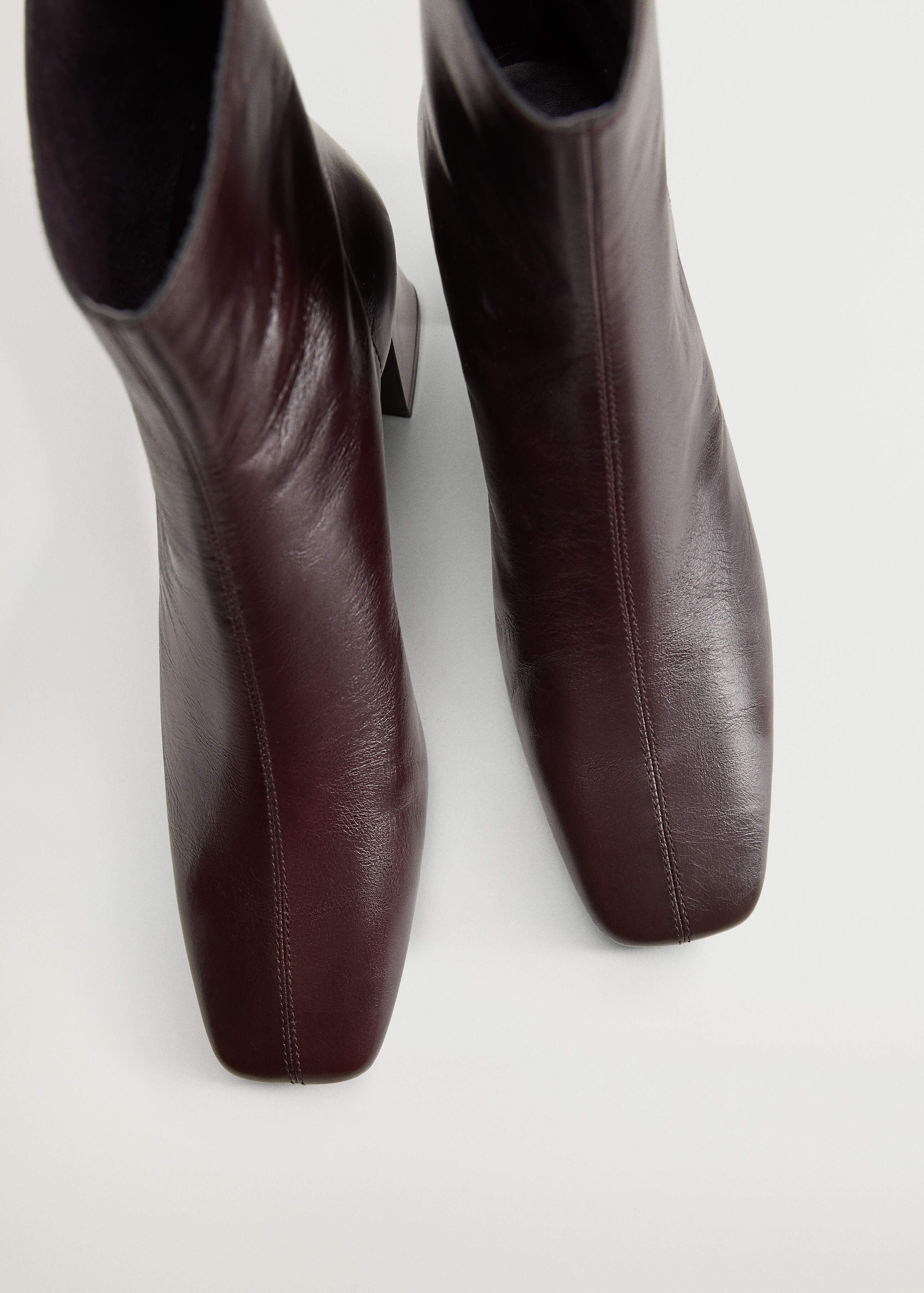 Squared toe leather ankle boots - Details of the article 5
