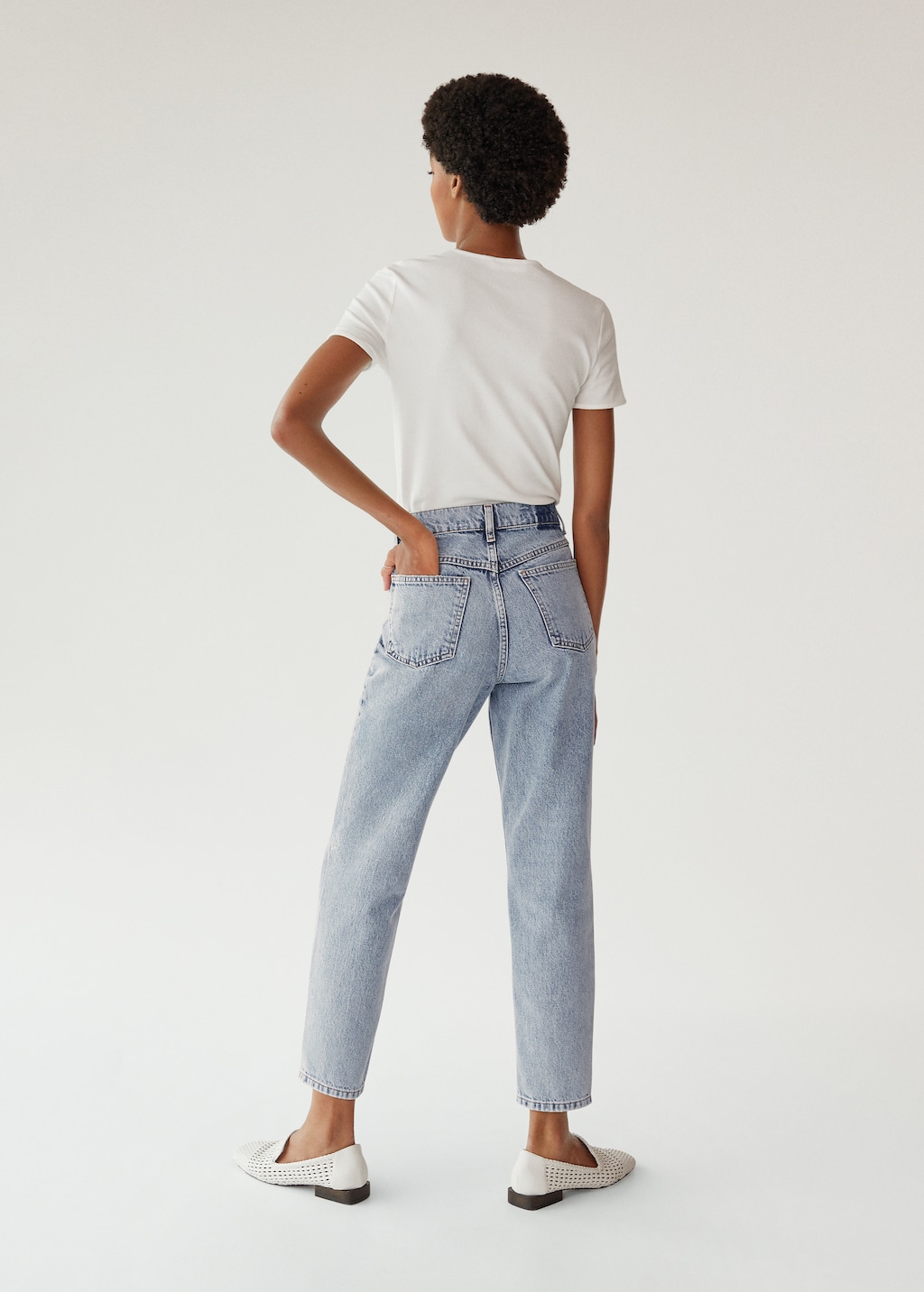 100% cotton mom-fit jeans - Reverse of the article