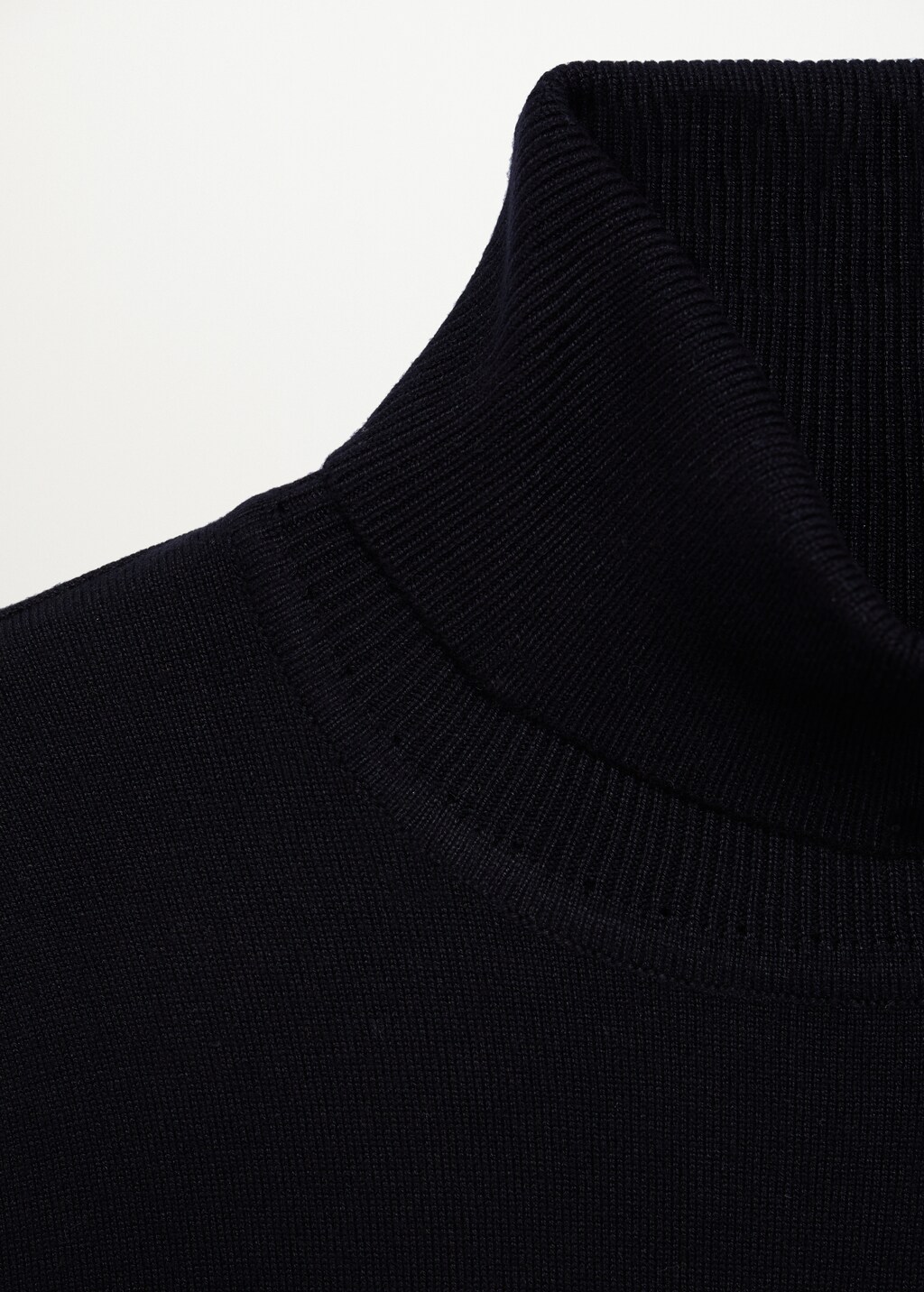 Turtle neck sweater - Details of the article 8