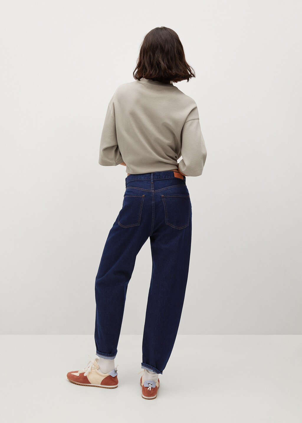 High-waist balloon jeans - Reverse of the article