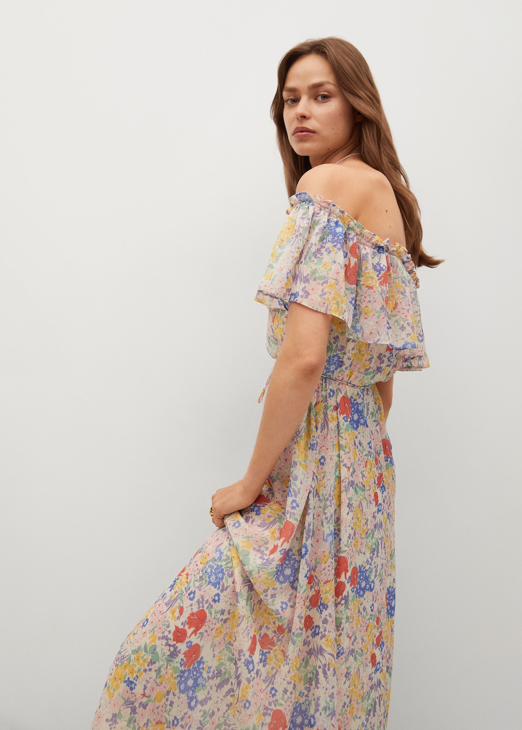 Vestido floral volante - Plano medio