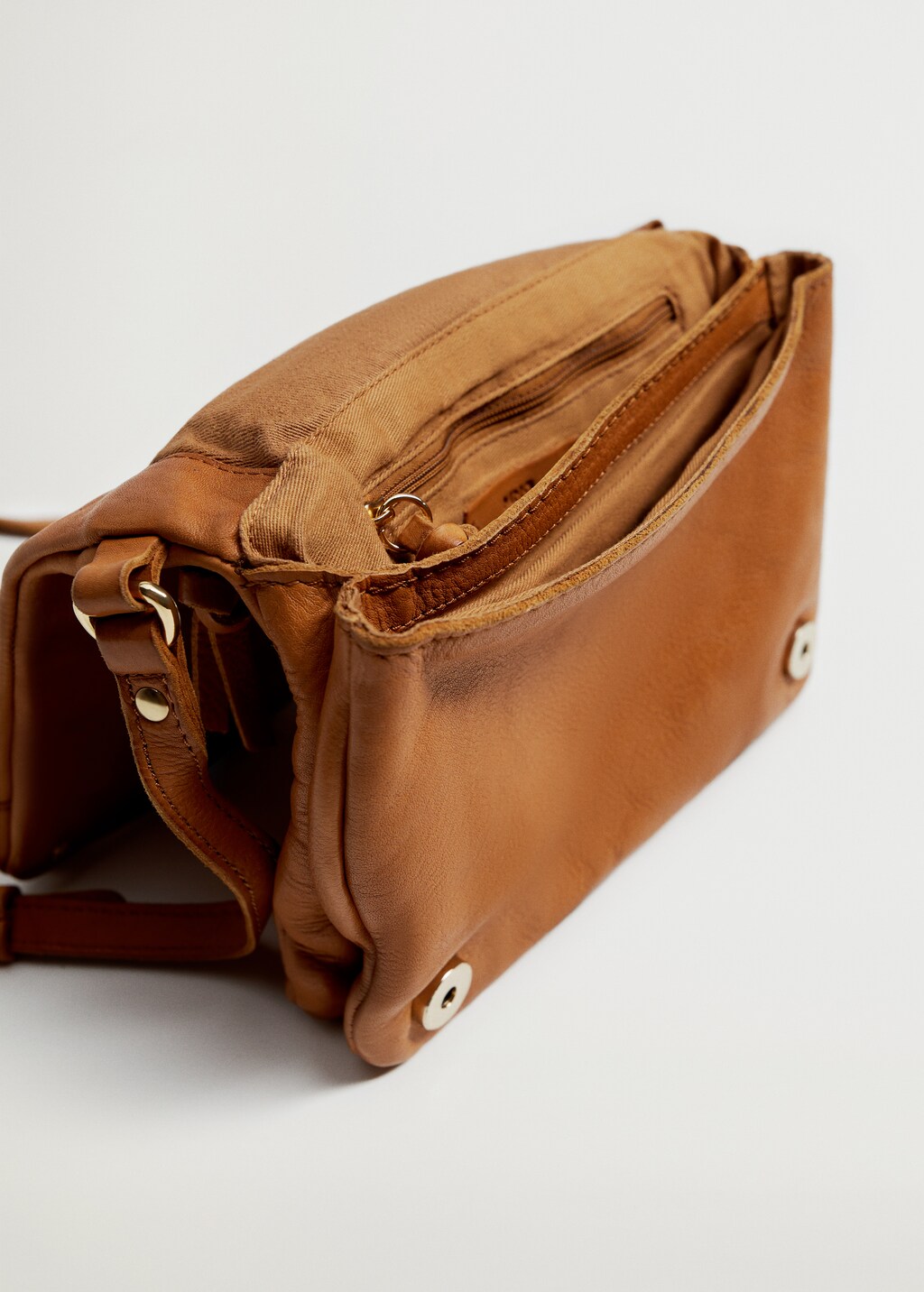 Flap leather bag - Details of the article 2