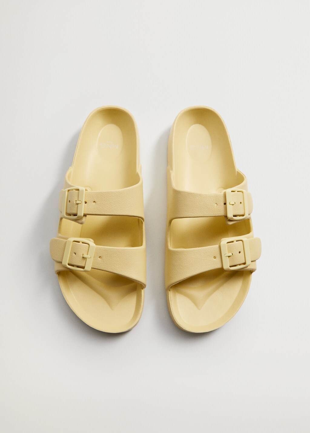 Rubber sandal with buckle - Details of the article 3