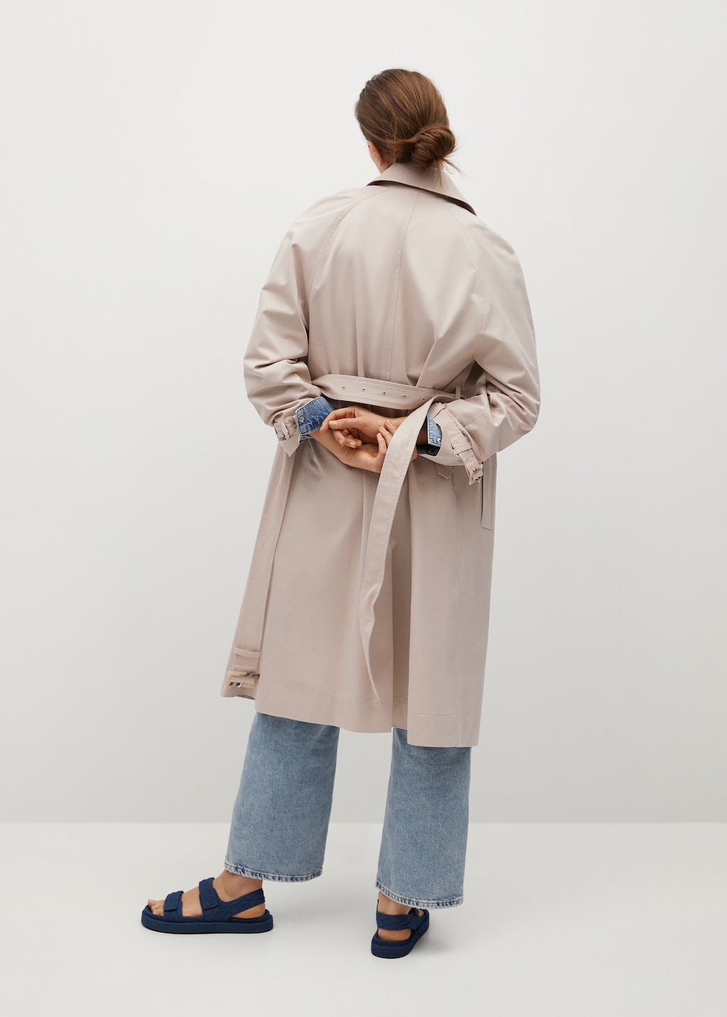 Long water-repellent trench coat - Reverse of the article