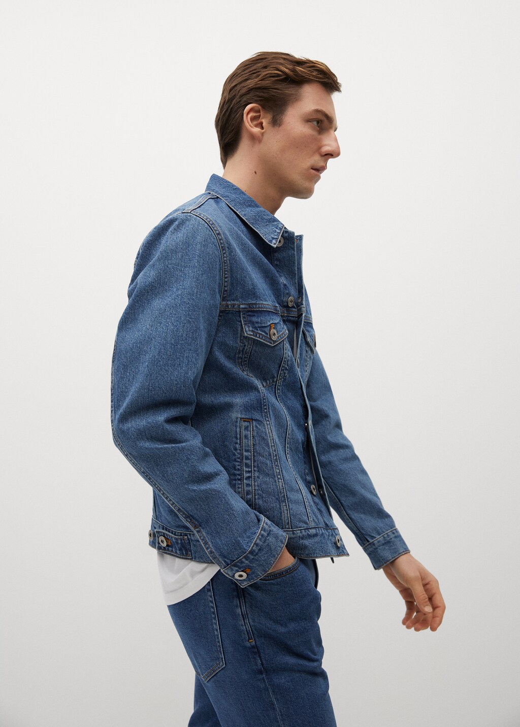 Medium-wash denim jacket - Medium plane