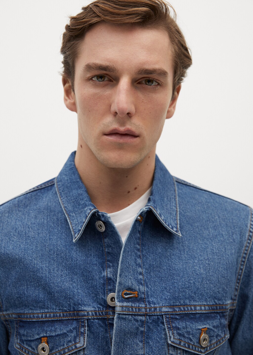 Medium-wash denim jacket - Details of the article 1