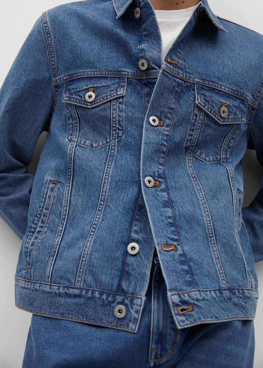 Medium-wash denim jacket - Details of the article 3