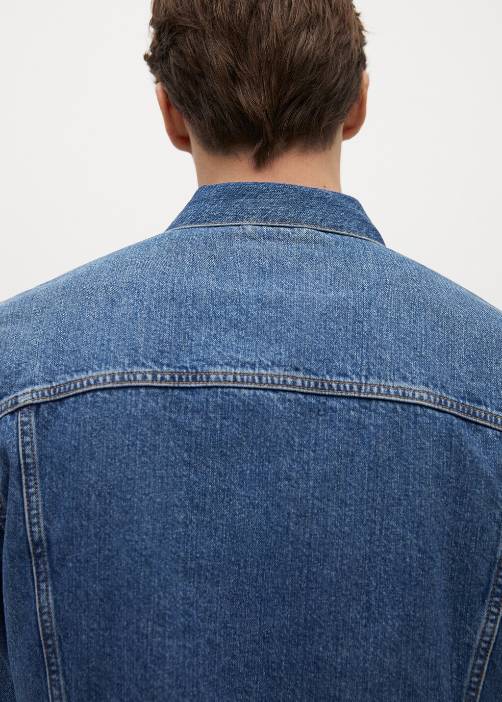 Medium-wash denim jacket - Details of the article 4