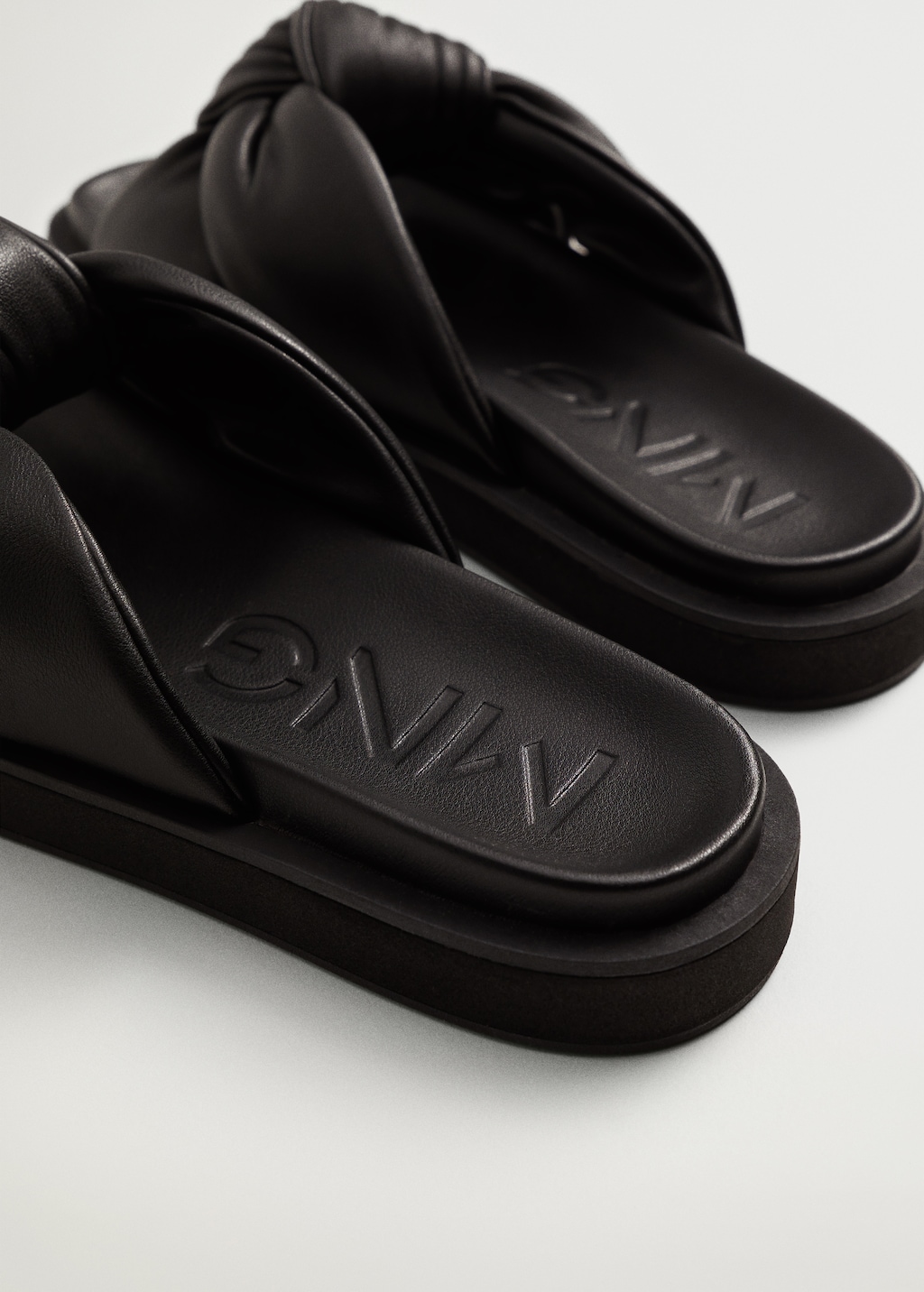 Platform sandals with knot - Details of the article 2