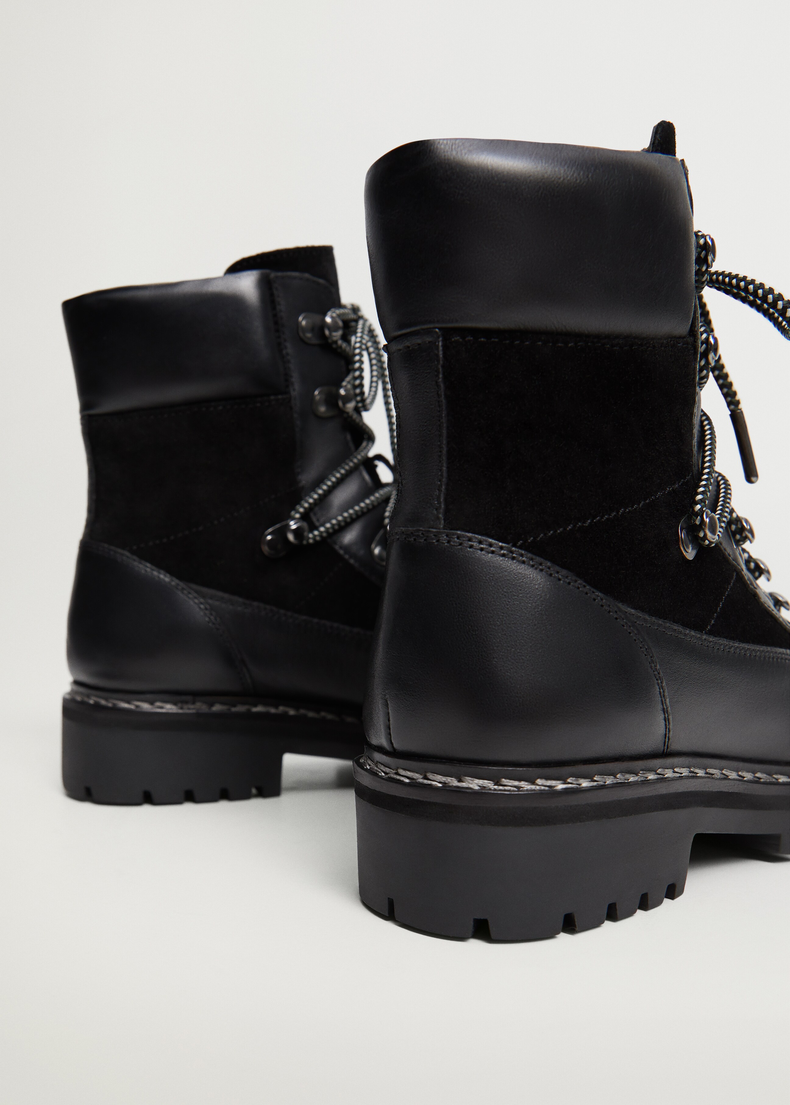 Contrast lace-up leather boots - Details of the article 2