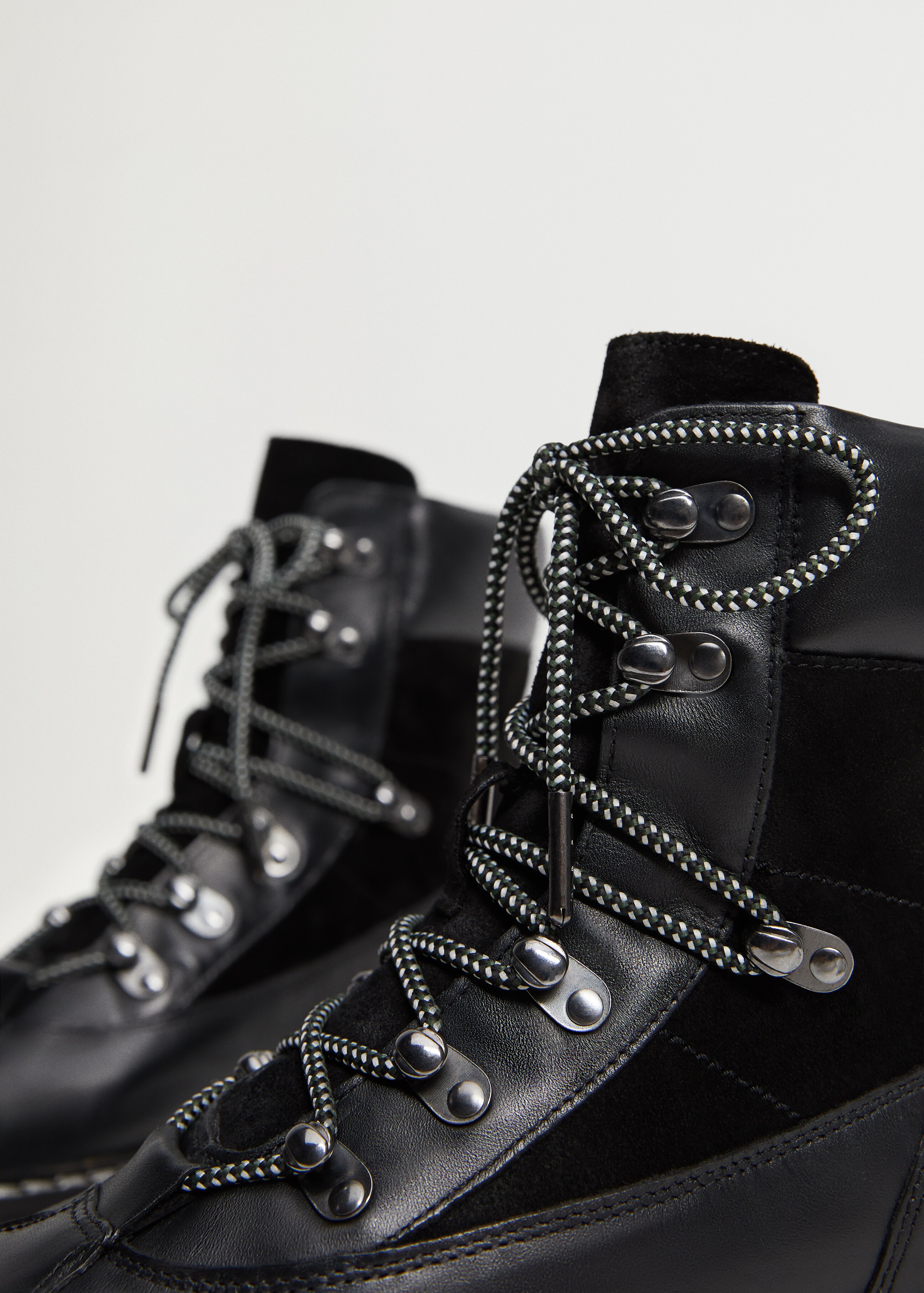 Contrast lace-up leather boots - Details of the article 3
