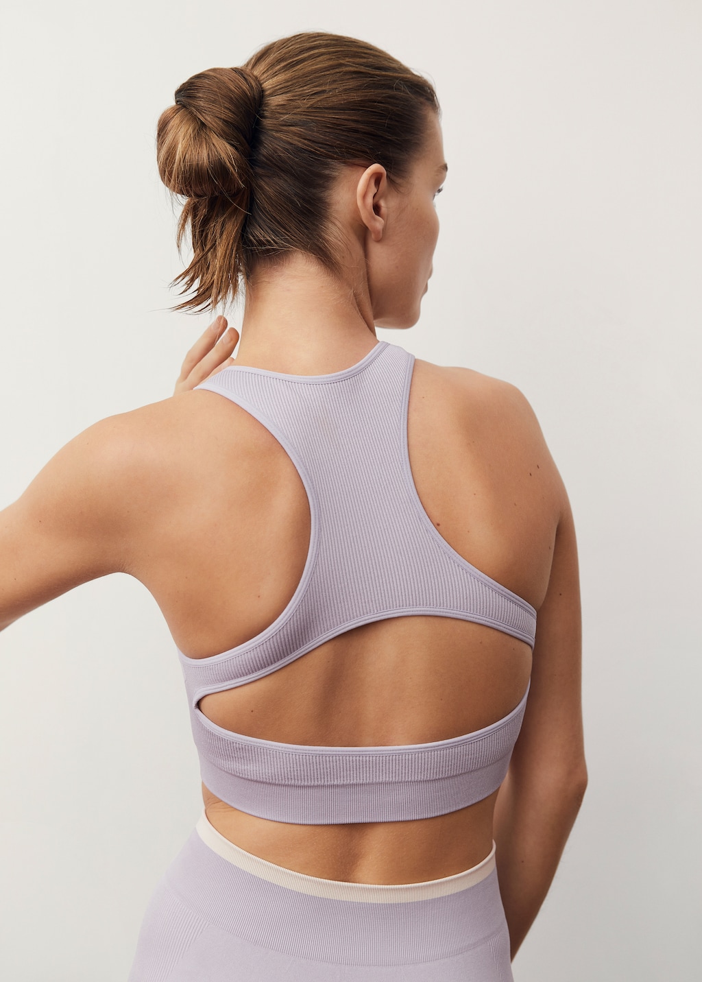 Seamless crossover back bra - Reverse of the article