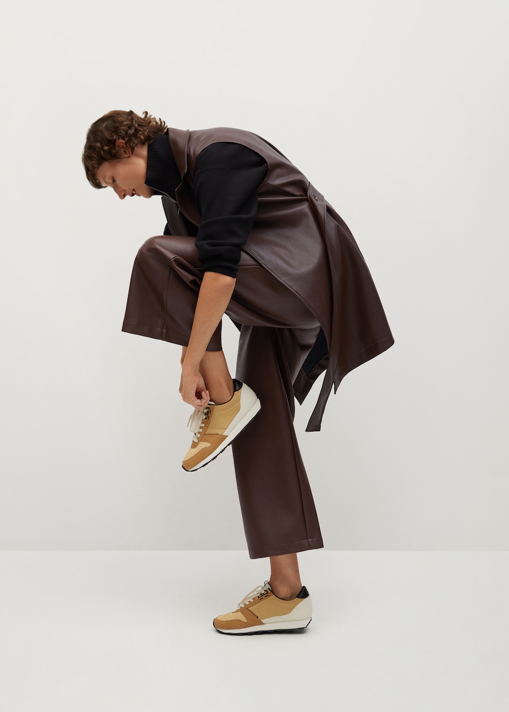 Faux-leather culotte trousers - Details of the article 2