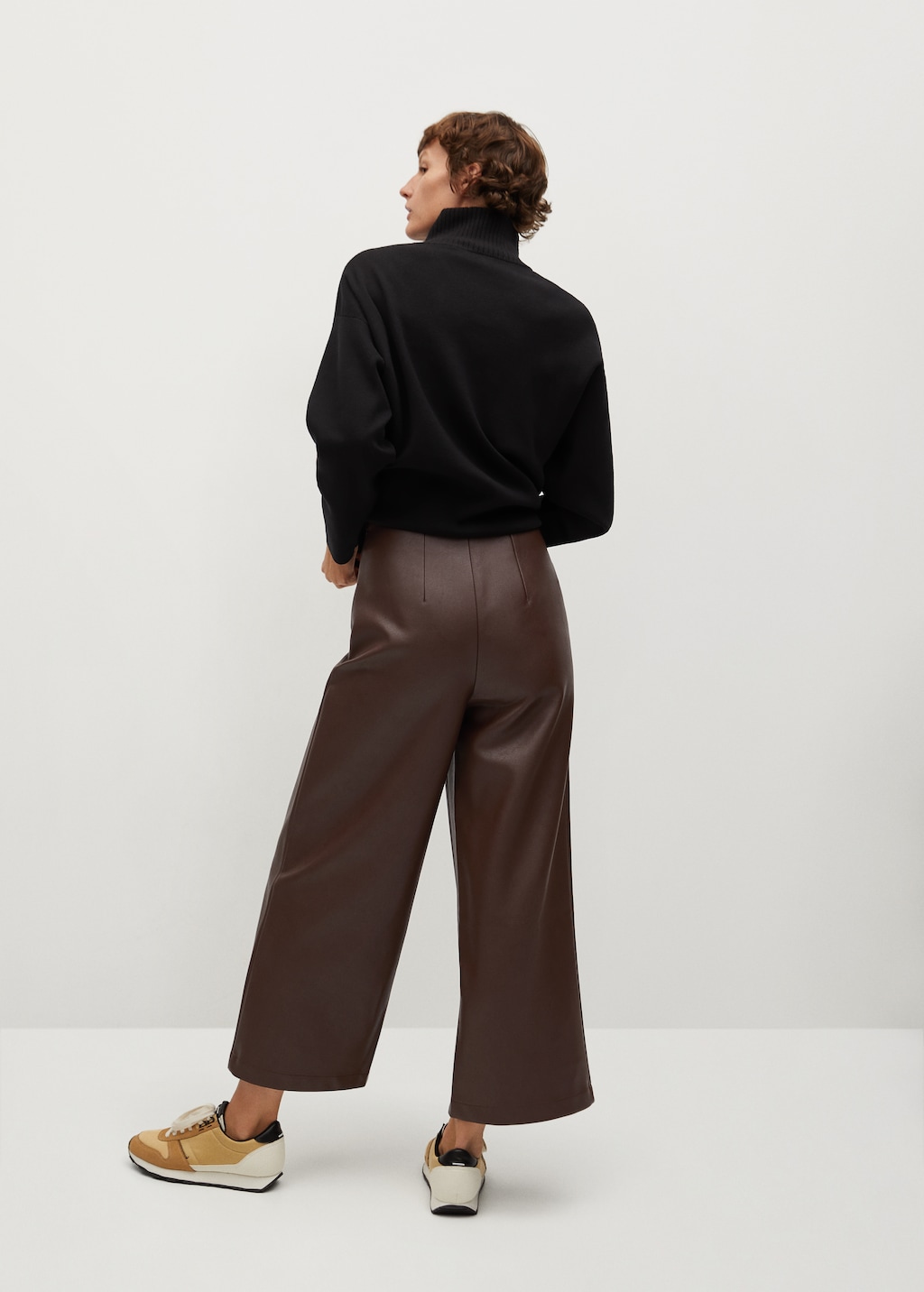 Faux-leather culotte trousers - Reverse of the article