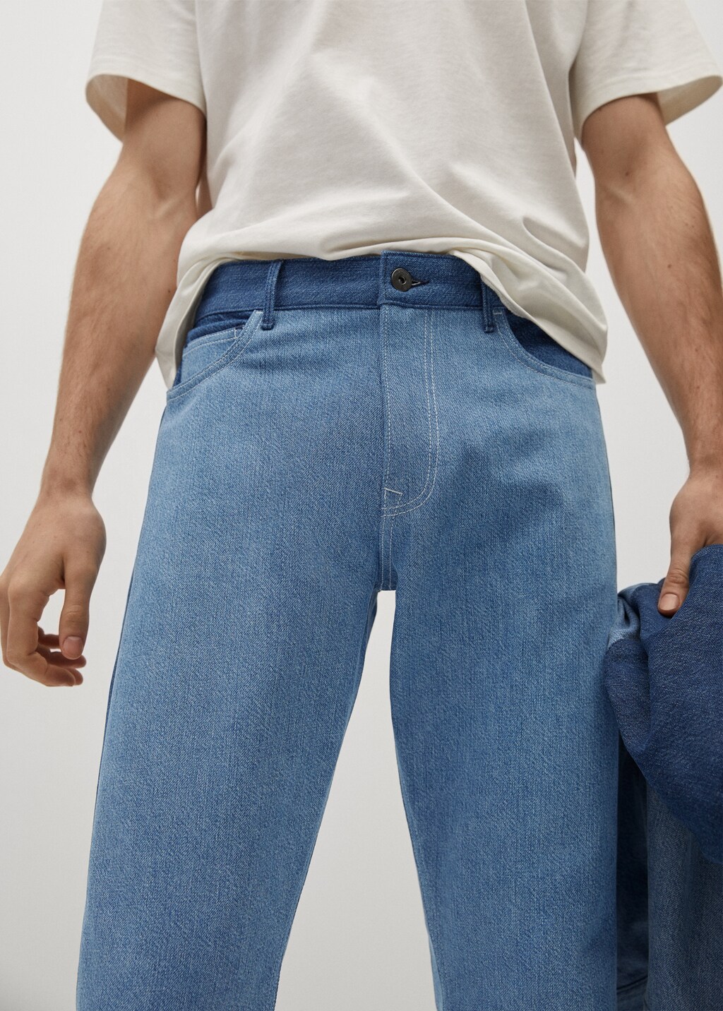 Tapered cropped vintage jeans - Details of the article 2