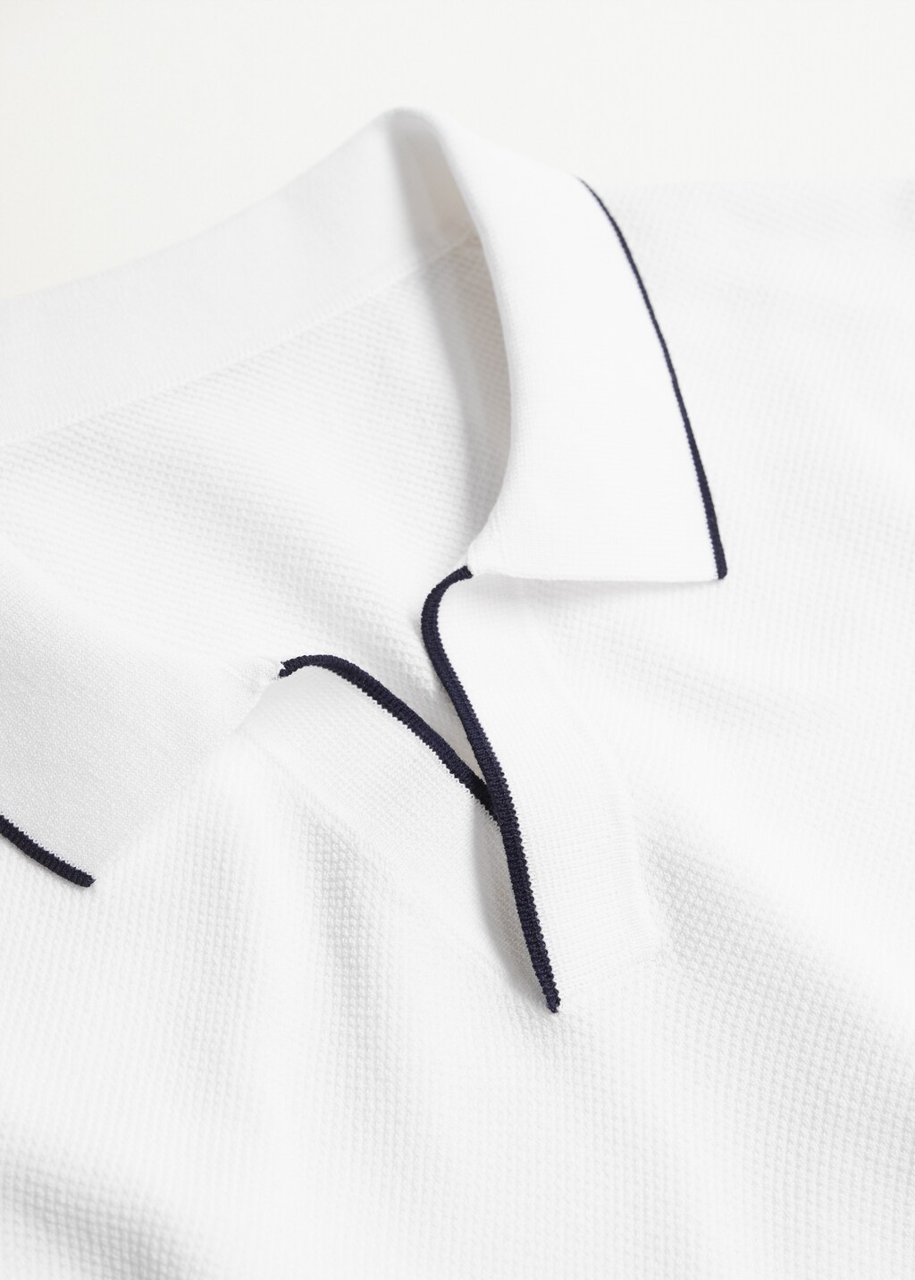 Strick-Poloshirt mit Kontrastborte - Detail des Artikels 7