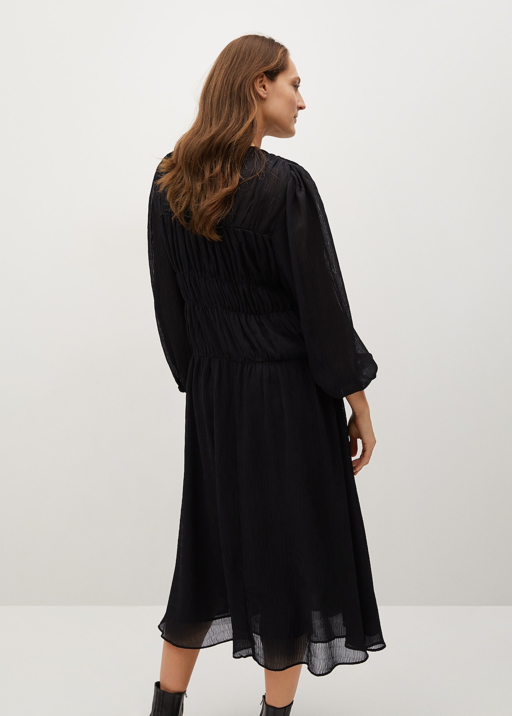 Flowy pleated dress - Reverse of the article